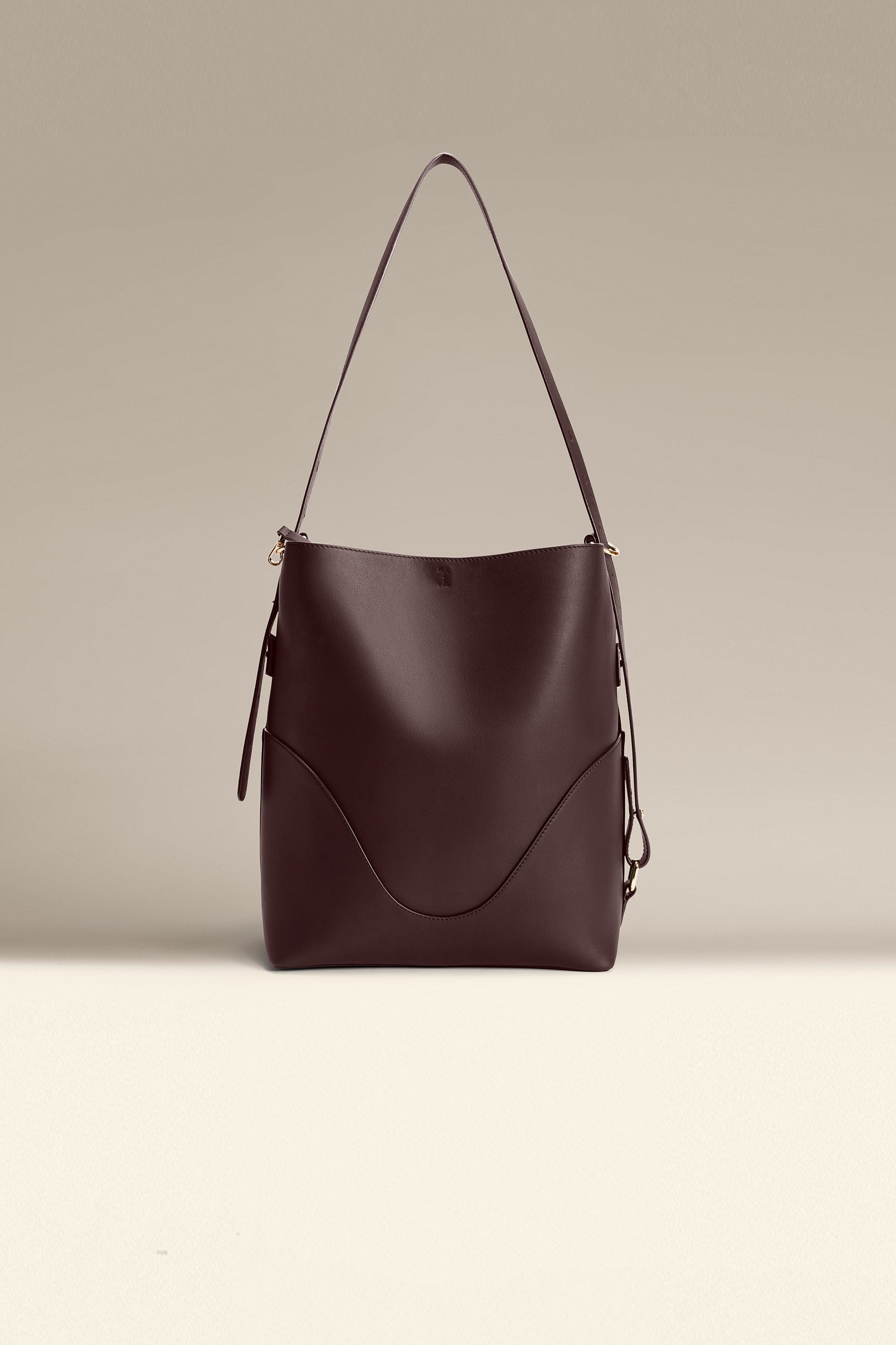 OLEADA NYC Bucket Bag > Leather Tote Bag For Women > Large Capacity Handbag > Convertible To Shoulder Bag > stylish 14 inch laptop bag Color_Chocolate Marina Soft Bucket