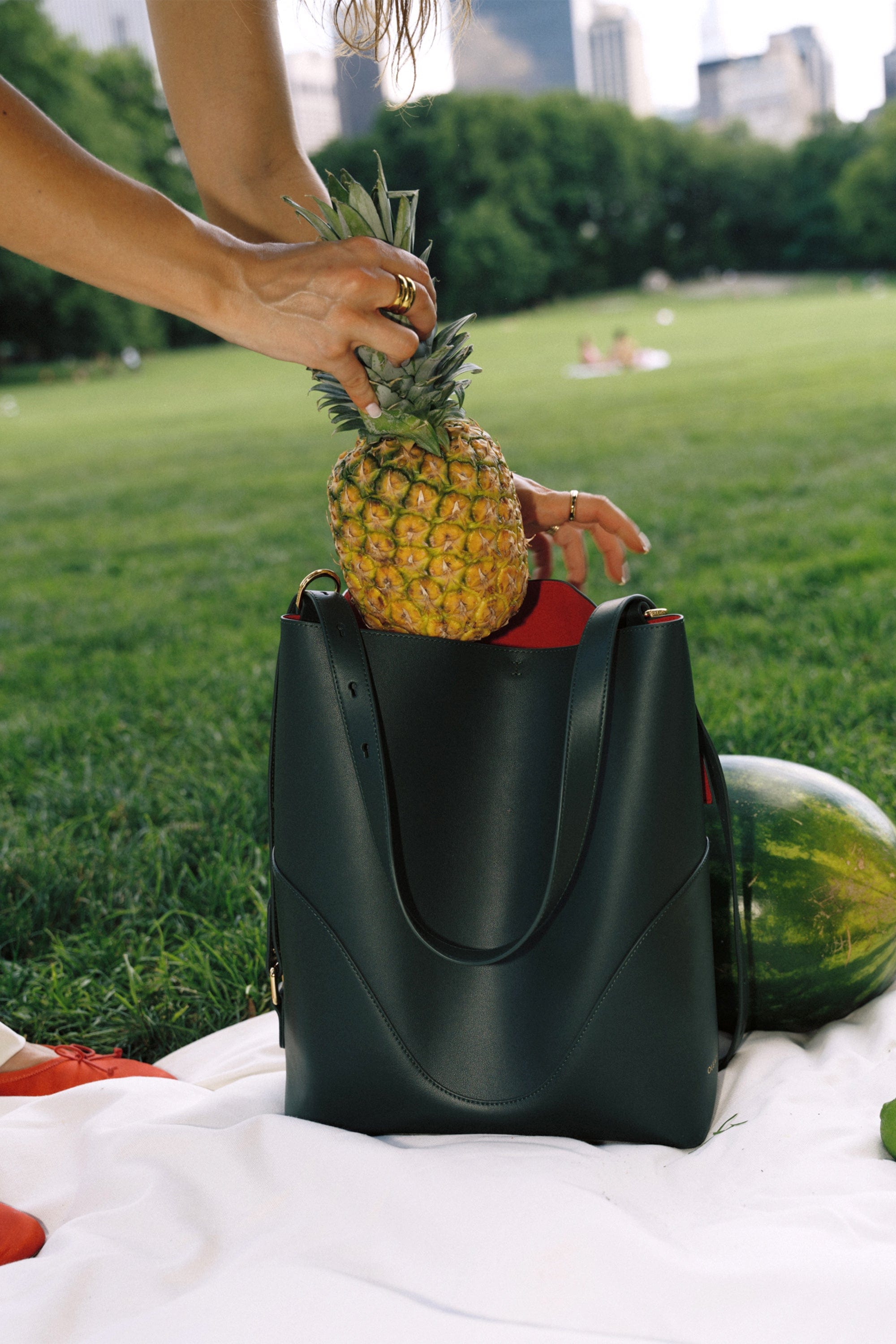 OLEADA NYC Bucket Bag > Leather Tote Bag For Women > Large Capacity Handbag > Convertible To Shoulder Bag > stylish 14 inch laptop bag Marina Soft Bucket