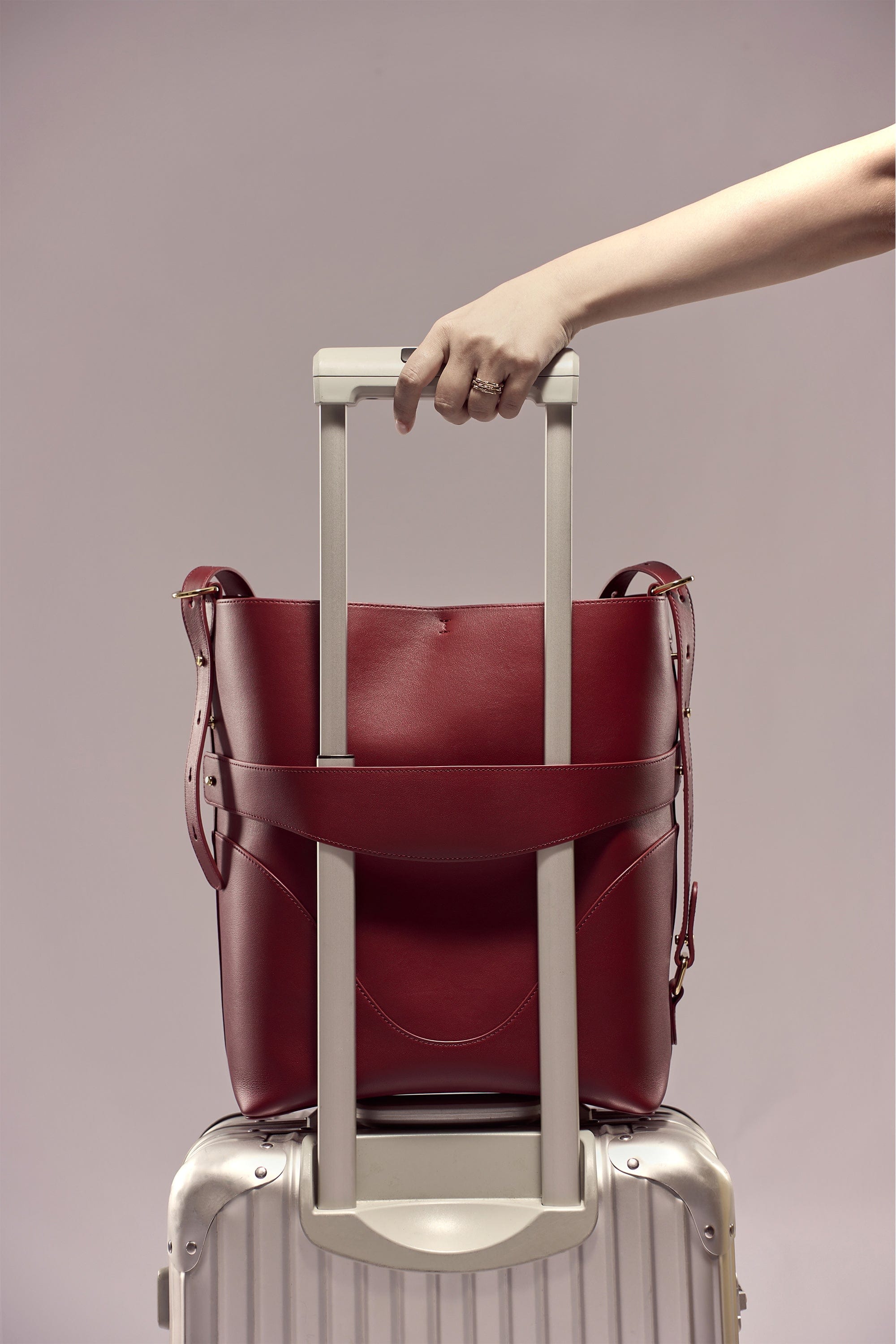 OLEADA NYC Bucket Bag > Leather Tote Bag For Women > Large Capacity Handbag > Convertible To Shoulder Bag > stylish 14 inch laptop bag Marina Soft Bucket