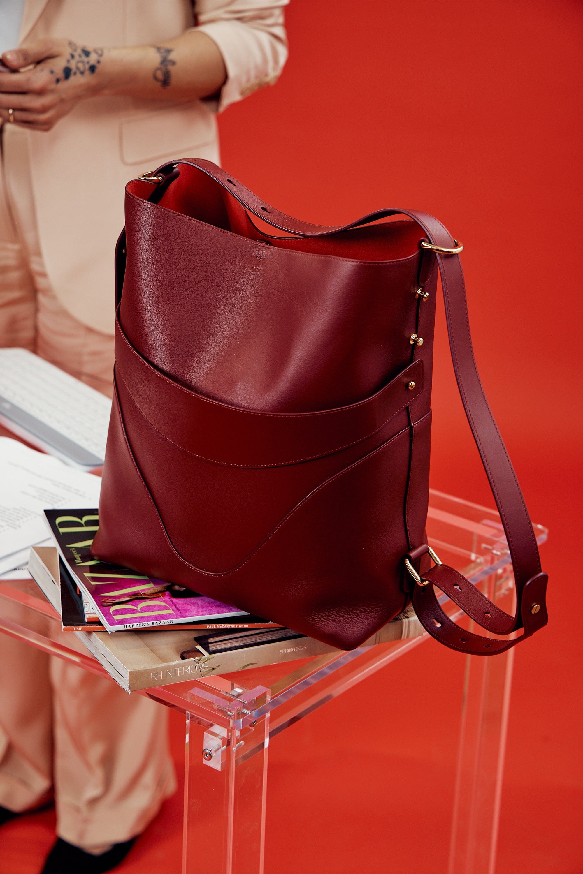 OLEADA NYC Bucket Bag > Leather Tote Bag For Women > Large Capacity Handbag > Convertible To Shoulder Bag > stylish 14 inch laptop bag Marina Soft Bucket