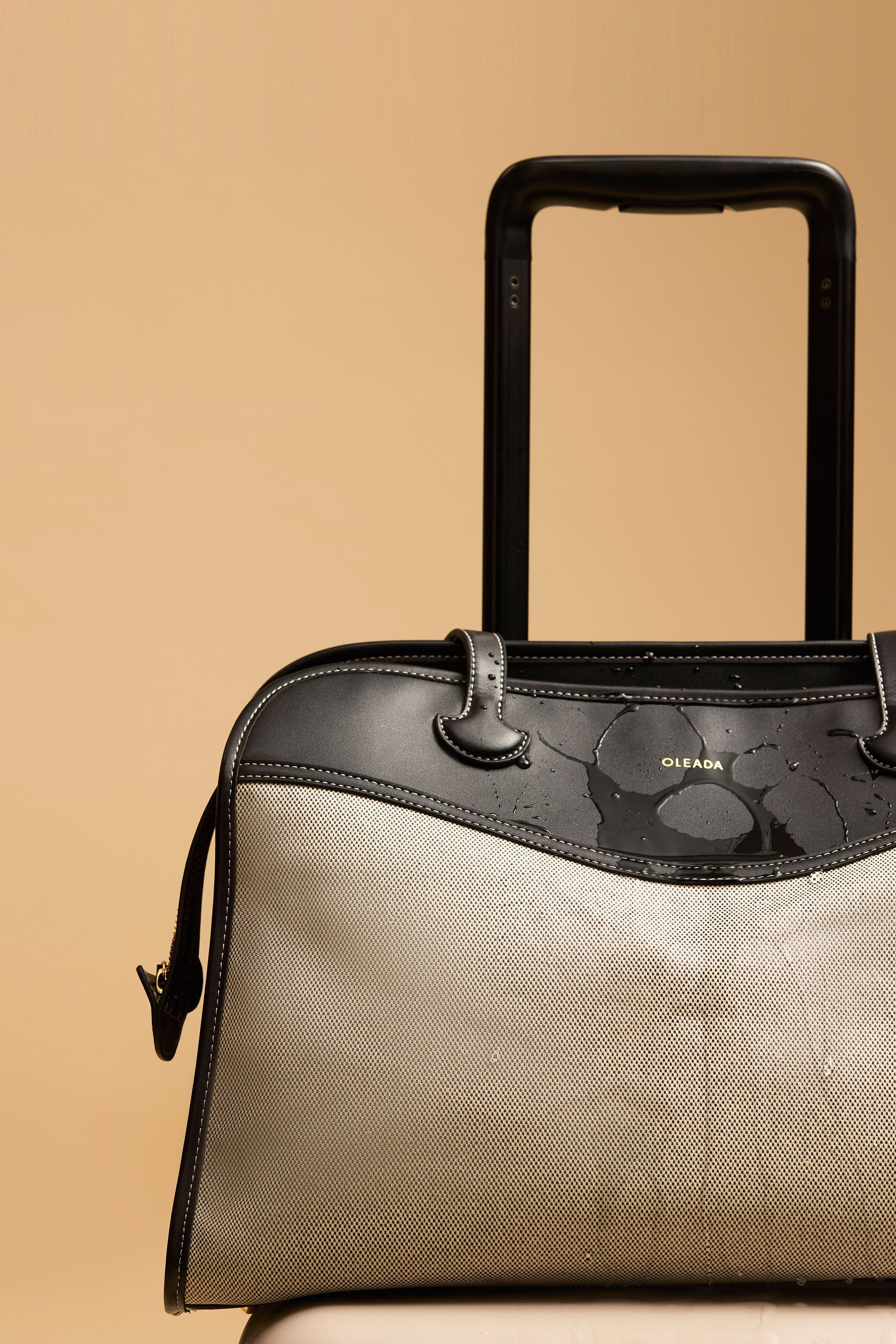 OLEADA NYC Women Work Bag > Leather Bag > Top Handle Handbag > Large Business Satchel > Fits Up To 16'' Laptops> Coast Portfolio Satchel
