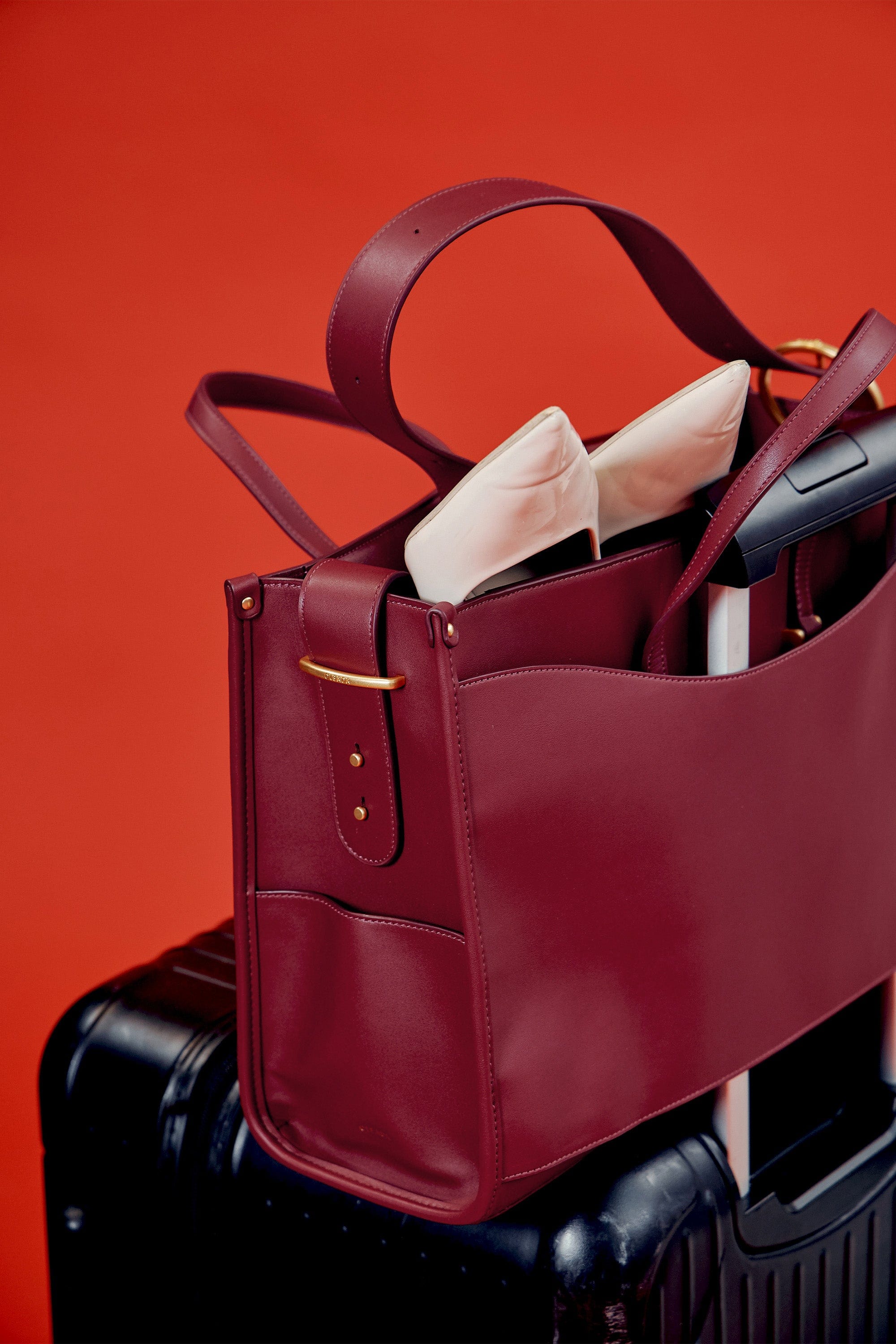 OLEADA NYC Work Tote Bag > Leather Work Tote For Women > Large Capacity Bag > 16 Inch Laptop Bag > Convertible To Shoulder Bag Reverie Tote