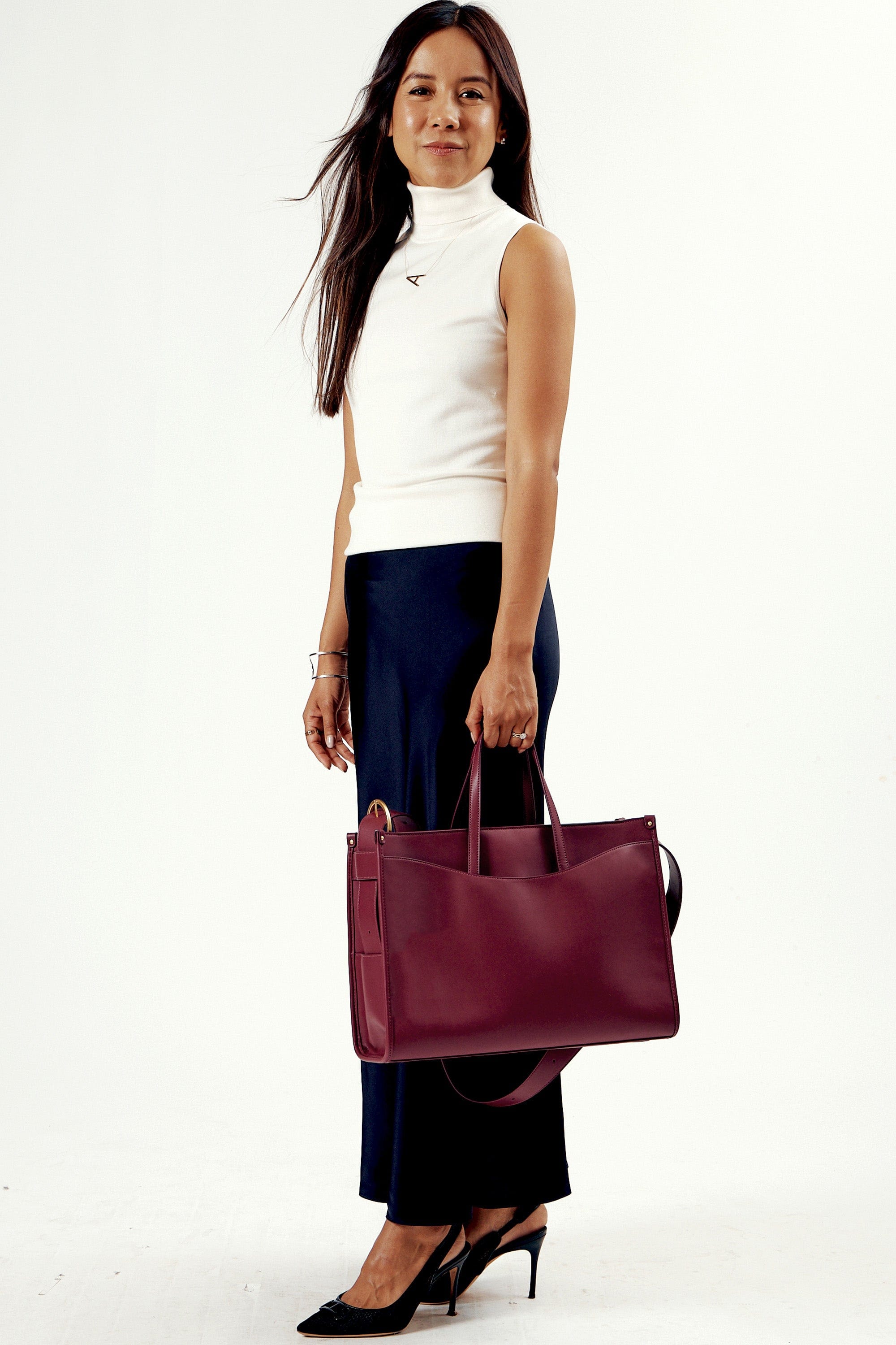 OLEADA NYC Work Tote Bag > Leather Work Tote For Women > Large Capacity Bag > 16 Inch Laptop Bag > Convertible To Shoulder Bag Reverie Tote