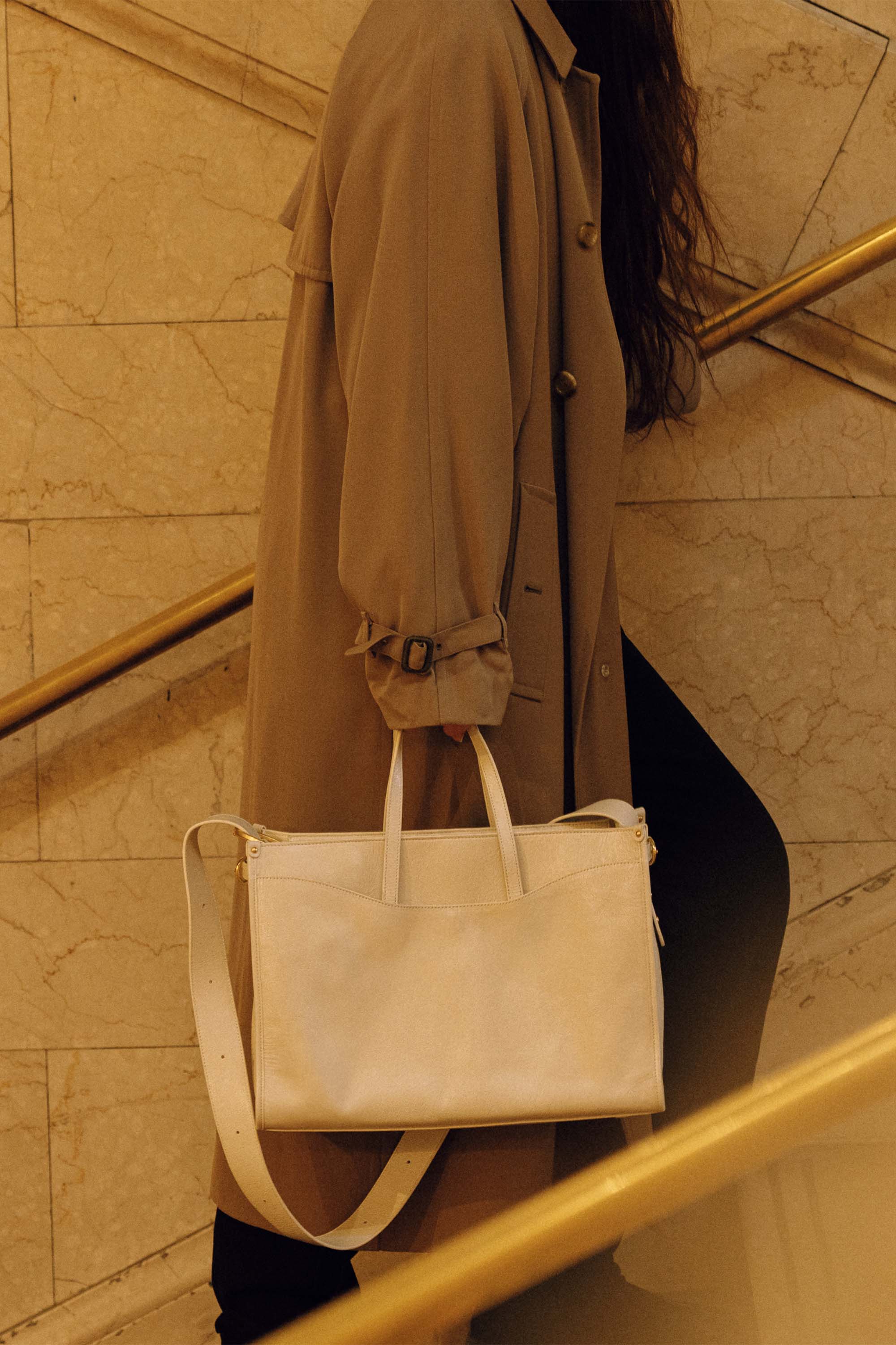 OLEADA NYC Work Tote Bag > Leather Work Tote For Women > Large Capacity Bag > 16 Inch Laptop Bag > Convertible To Shoulder Bag Reverie Tote