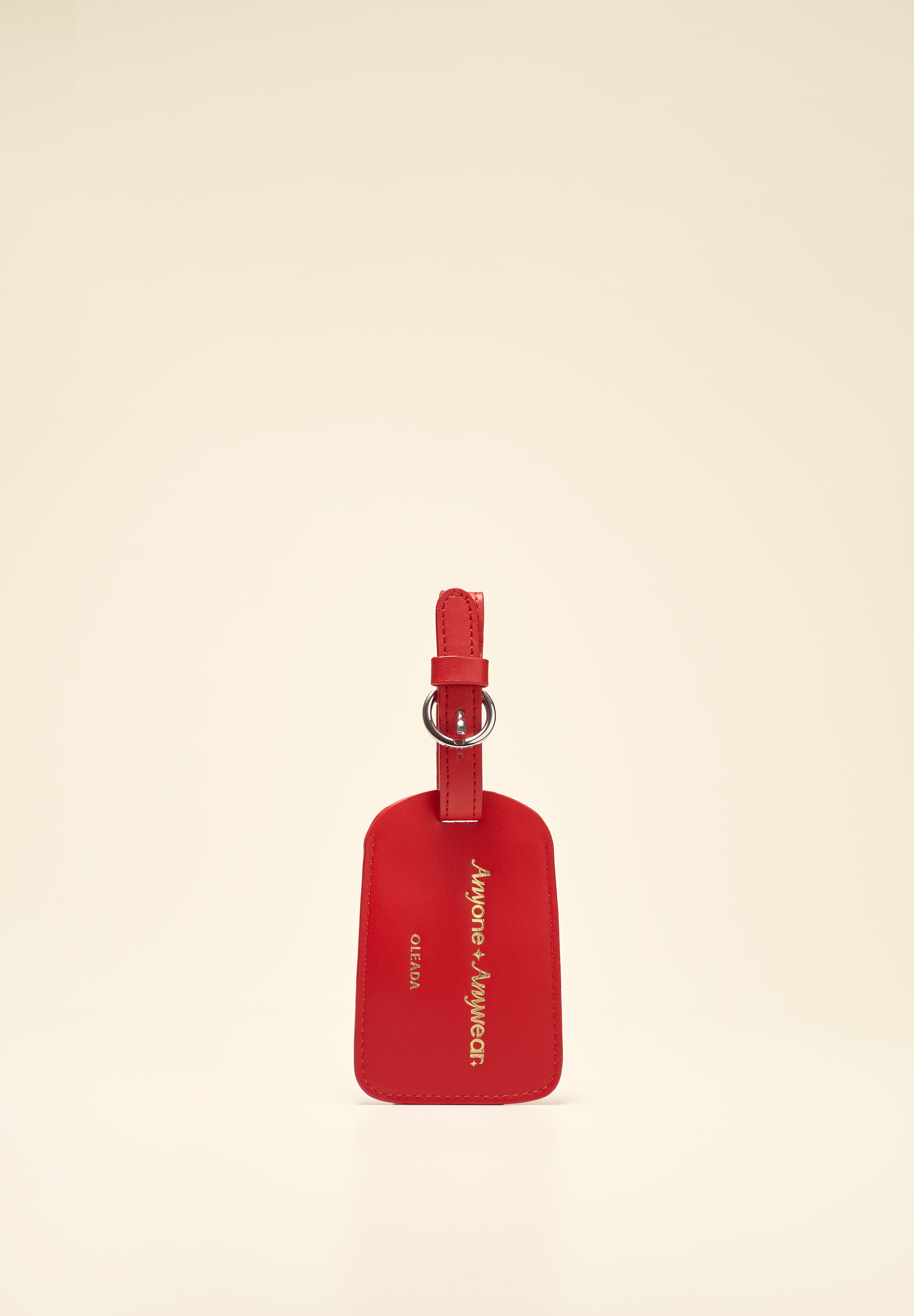 OLEADA AnyWear AnyTag luggage tag in Rouge — vegan re-plastic leather travel accessory