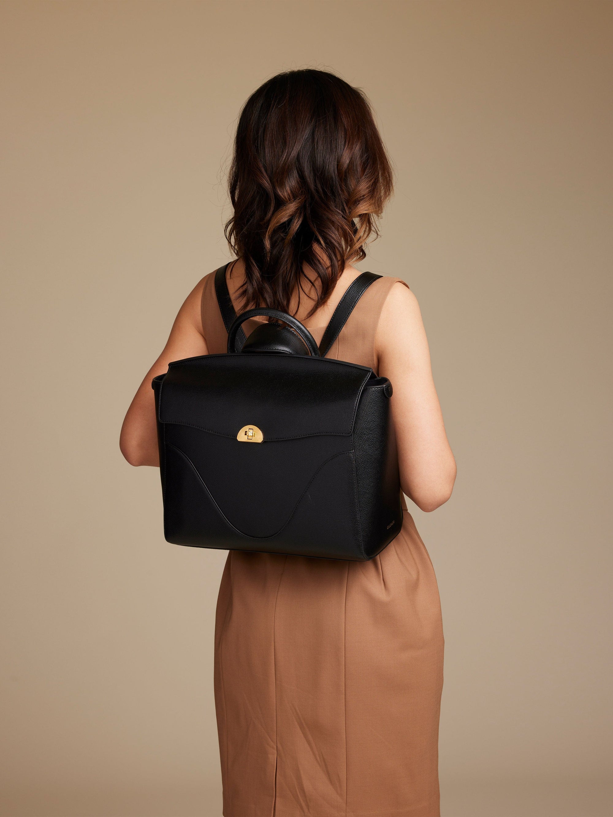OLEADA Apparel and Accessories > Women > Work Bag > Leather Handbag > Travel Backpack for Business Wavia Bag Plus Onyx