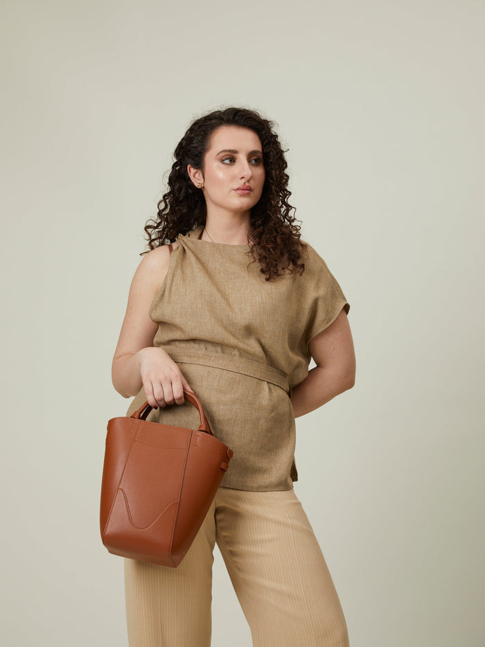 OLEADA Bucket Bag > Leather Tote Bag For Women > Compact Capacity Handbag > Convertible To Shoulder Bag > Tablet-friendly work bag Mini Marina Bucket Chestnut