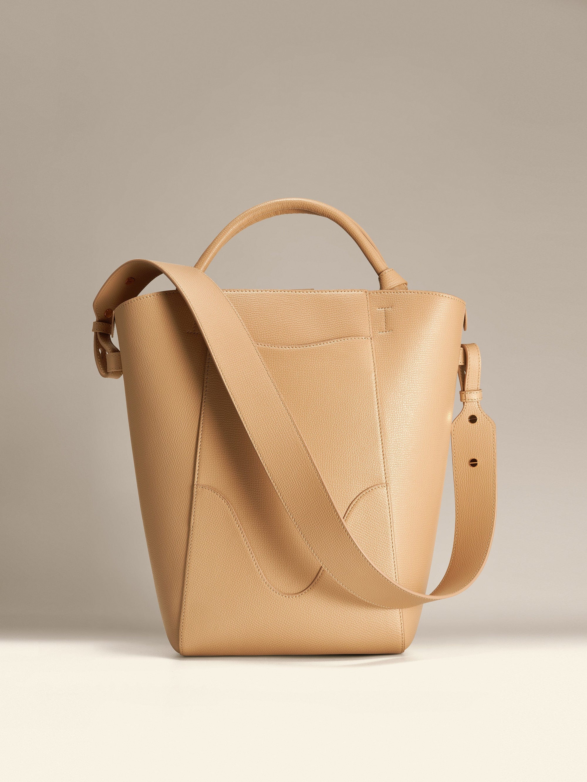 Bucket Bag - Lightweight Corporate Work Bag for Women - Light 