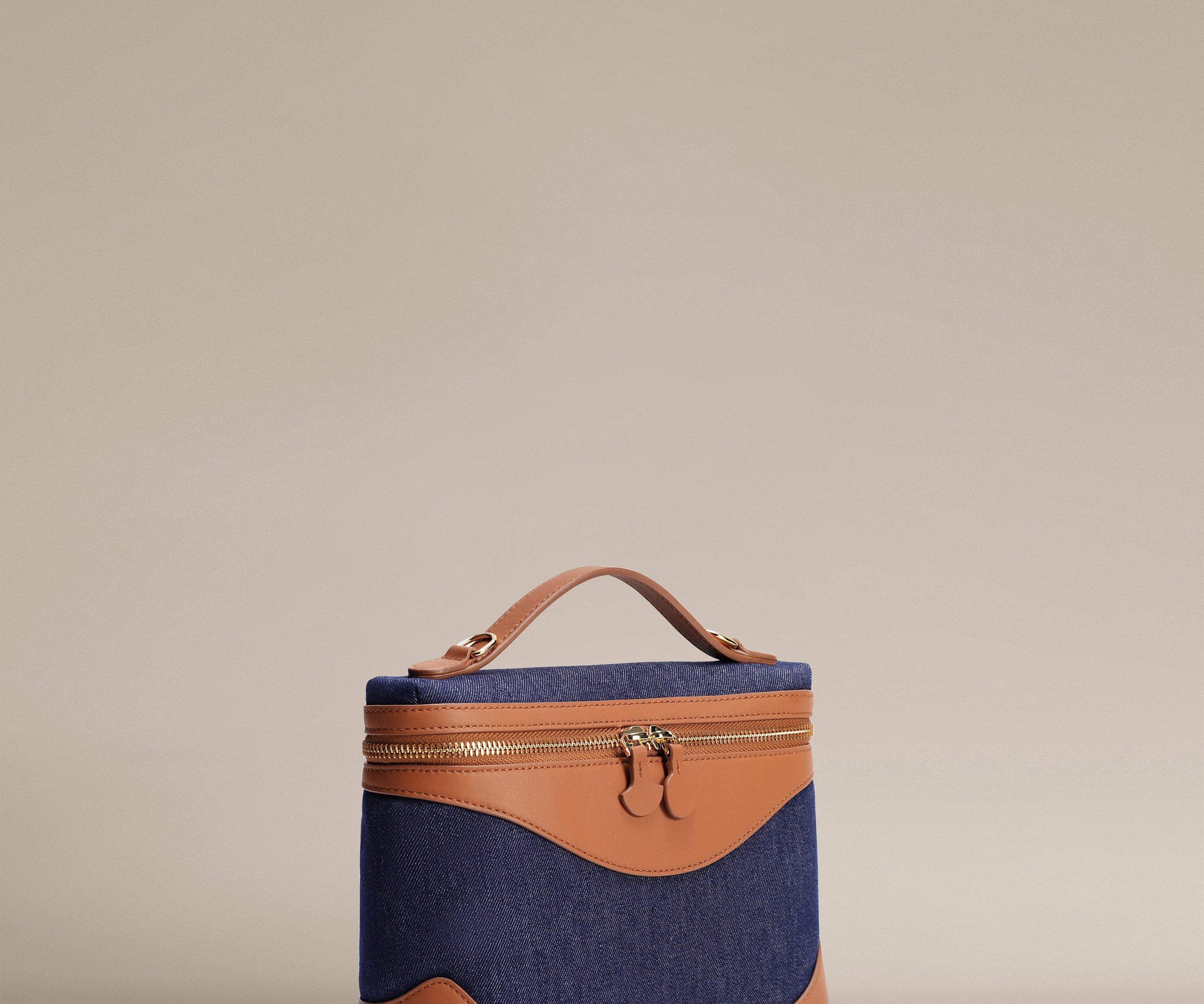 OLEADA Leather Handbag > Women Work Bag > Top Handle Bag > Shoulder Bag > Mini Bag Mini Anchor Bag NutsDenim