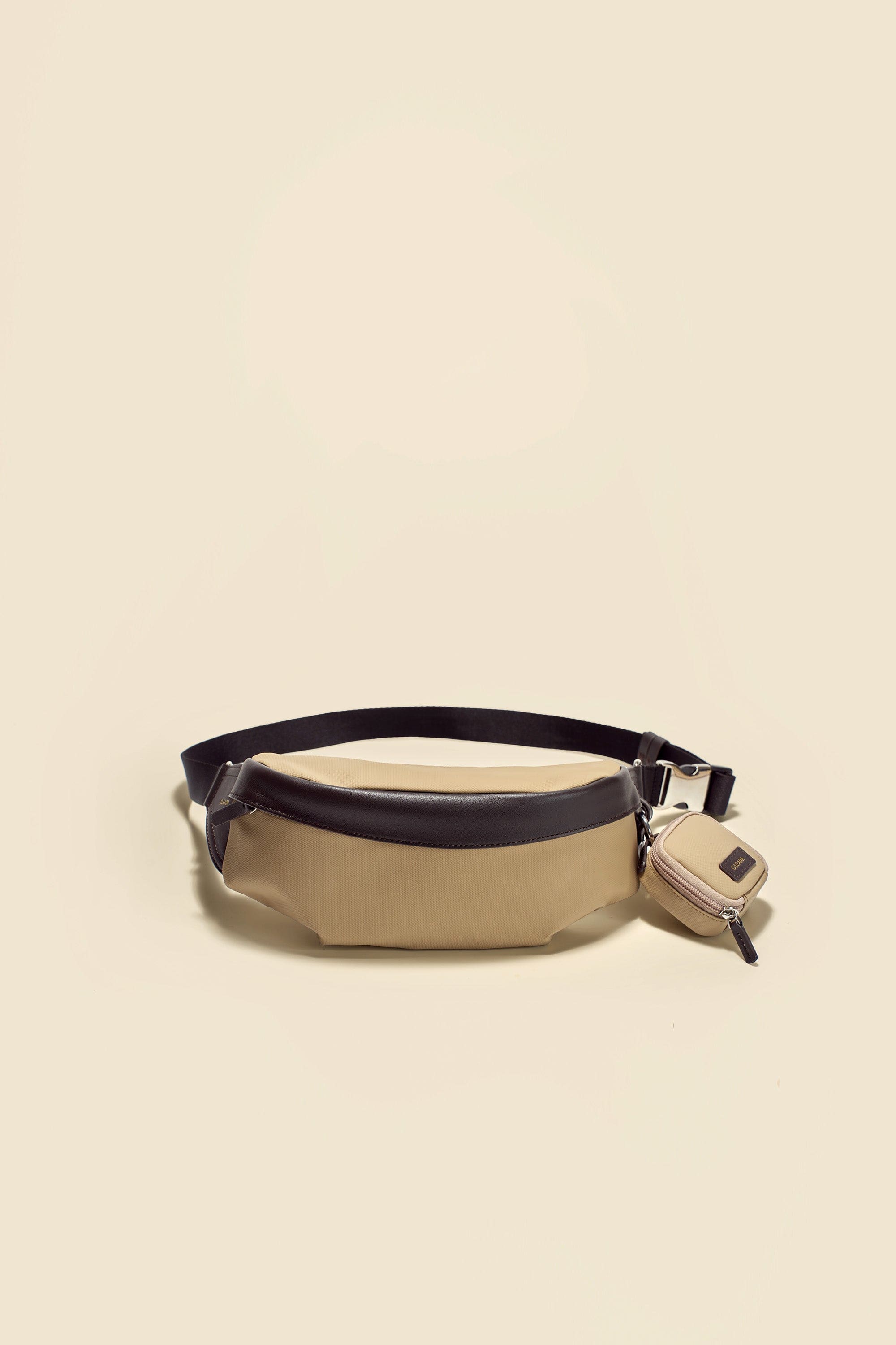 OLEADA NYC Apparel and Accessories > Women > Small Leather Goods > Leather Cardholder Color_Abu Dhabi AnySling