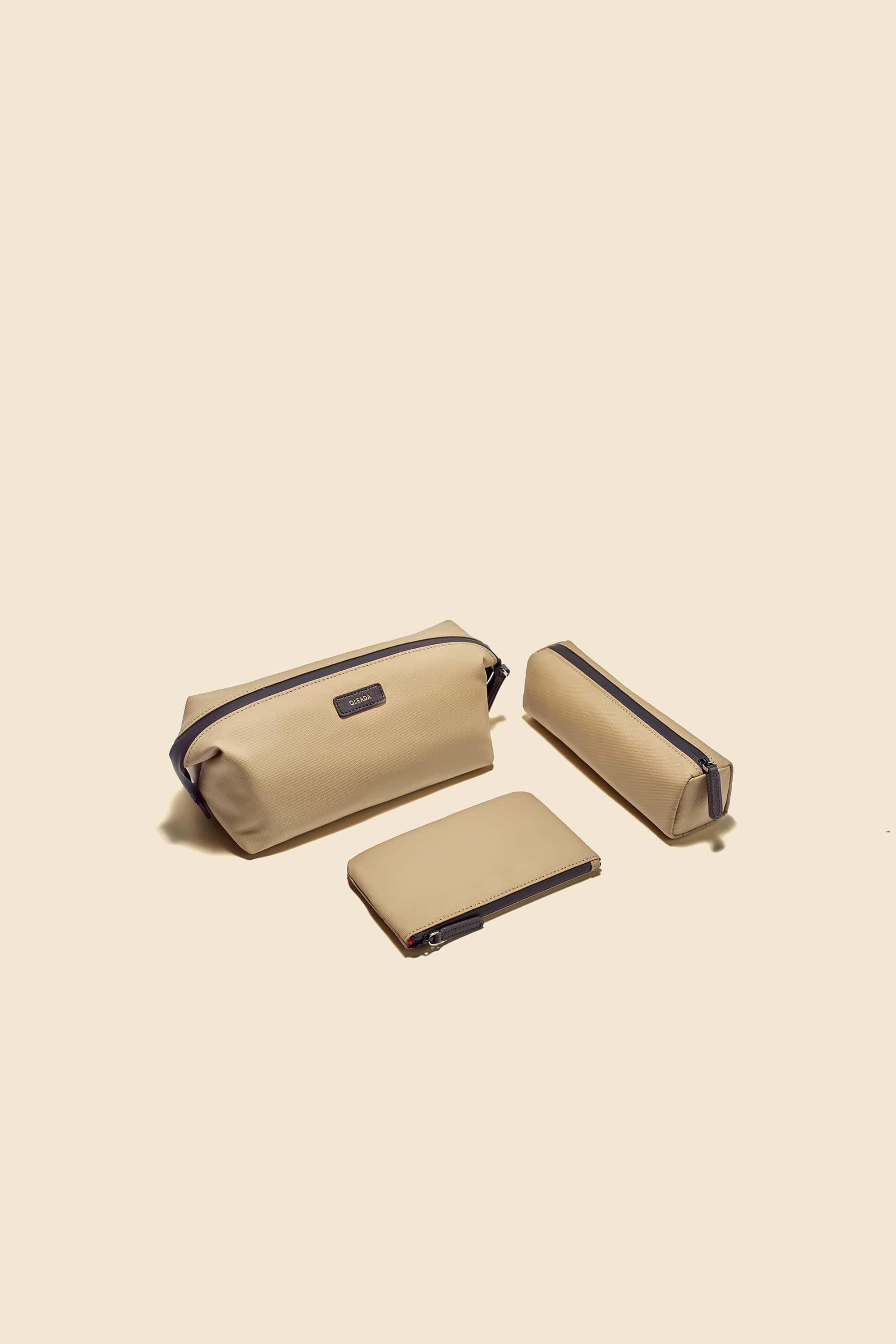 OLEADA NYC Apparel and Accessories > Women > Small Leather Goods > Leather Cardholder Color_Abu Dhabi AnyToiletrySet