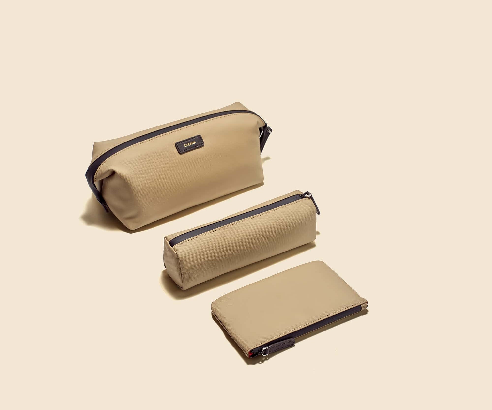 OLEADA NYC Apparel and Accessories > Women > Small Leather Goods > Leather Cardholder Color_Abu Dhabi AnyToiletrySet