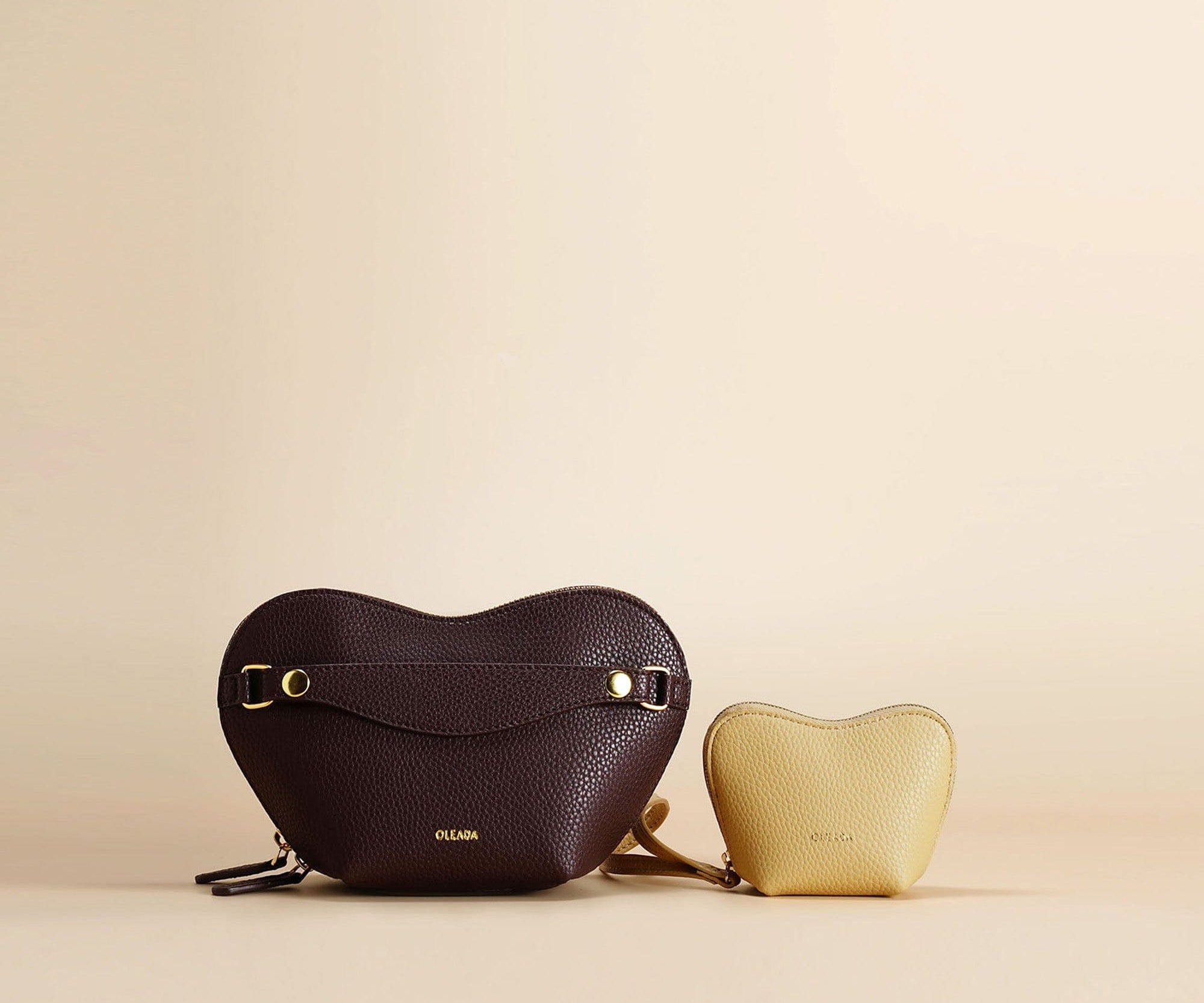 OLEADA NYC Apparel and Accessories > Women > Small Leather Goods > Leather Case Color_Cocoa Le Cœur Set