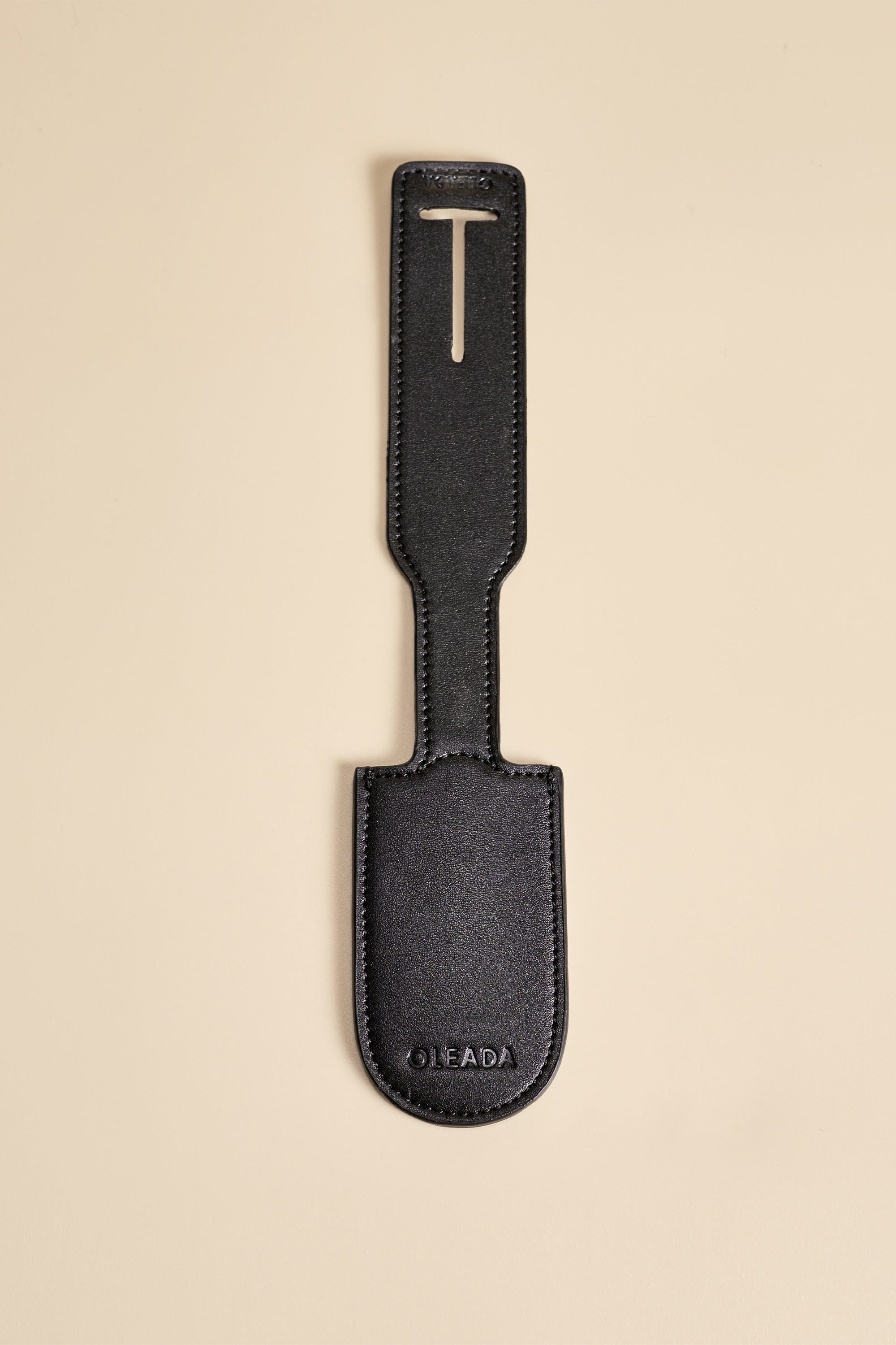 OLEADA NYC Apparel and Accessories > Women > Small Leather Goods > Leather Case Color_Onyx Atlas Luggage Tag Emotional Support