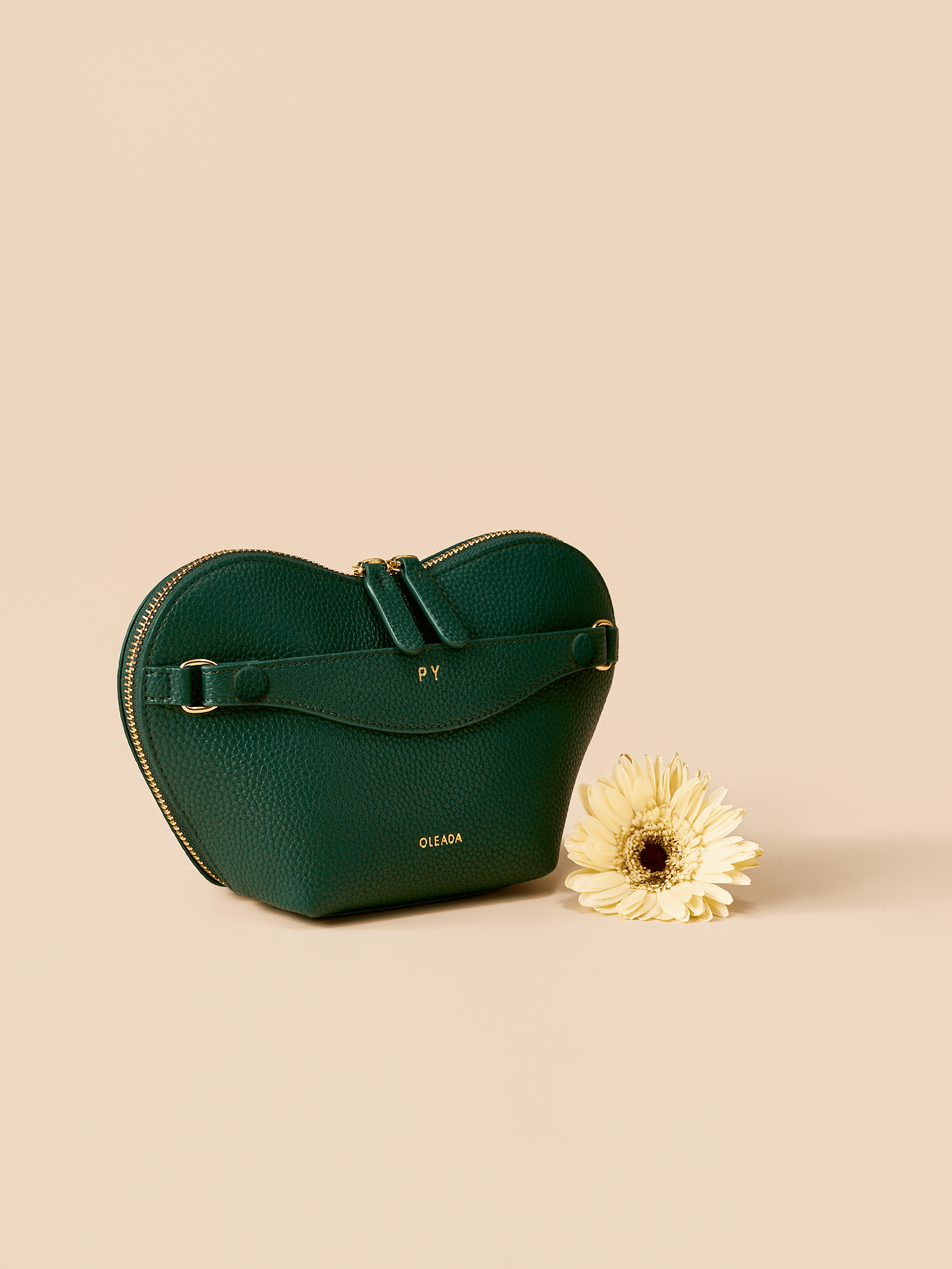 OLEADA NYC Apparel and Accessories > Women > Small Leather Goods > Leather Case Le Coeur Pouch (Regular)