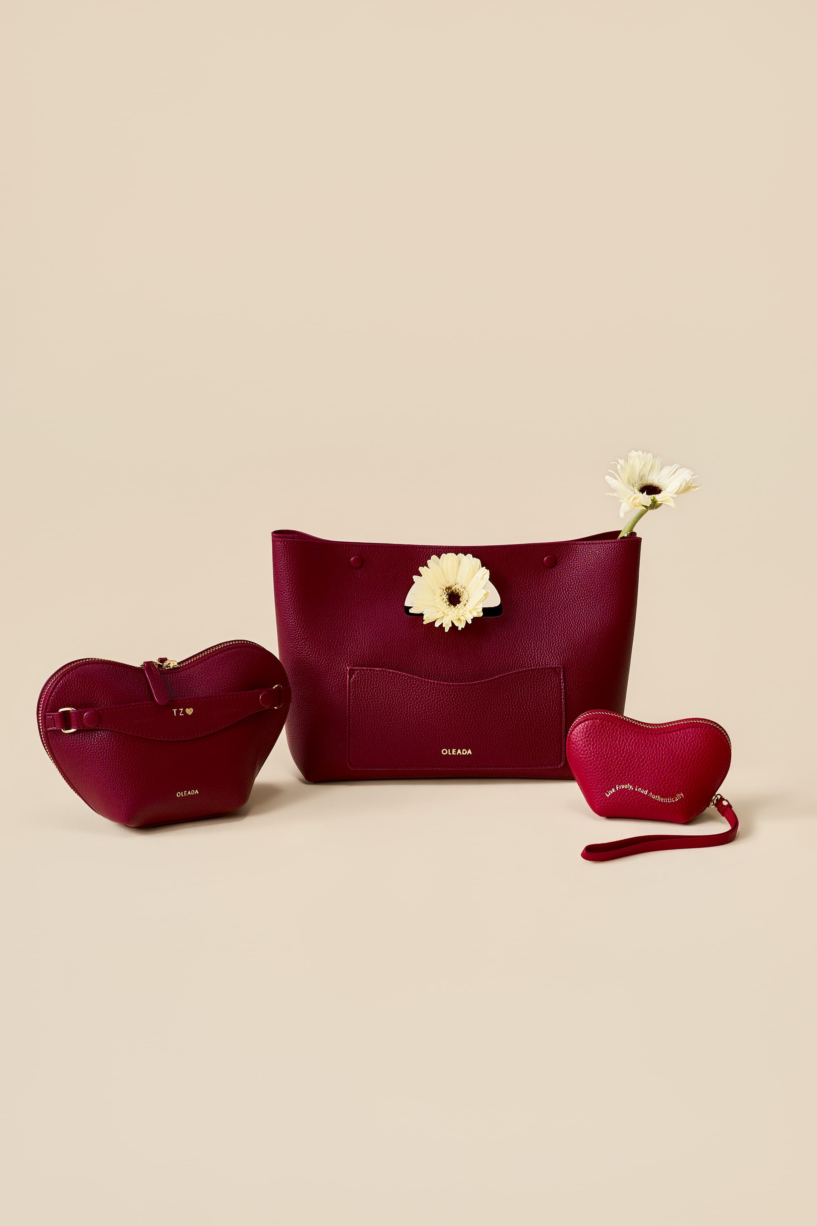 OLEADA NYC Apparel and Accessories > Women > Small Leather Goods > Leather Case Le Coeur Pouch (Regular)