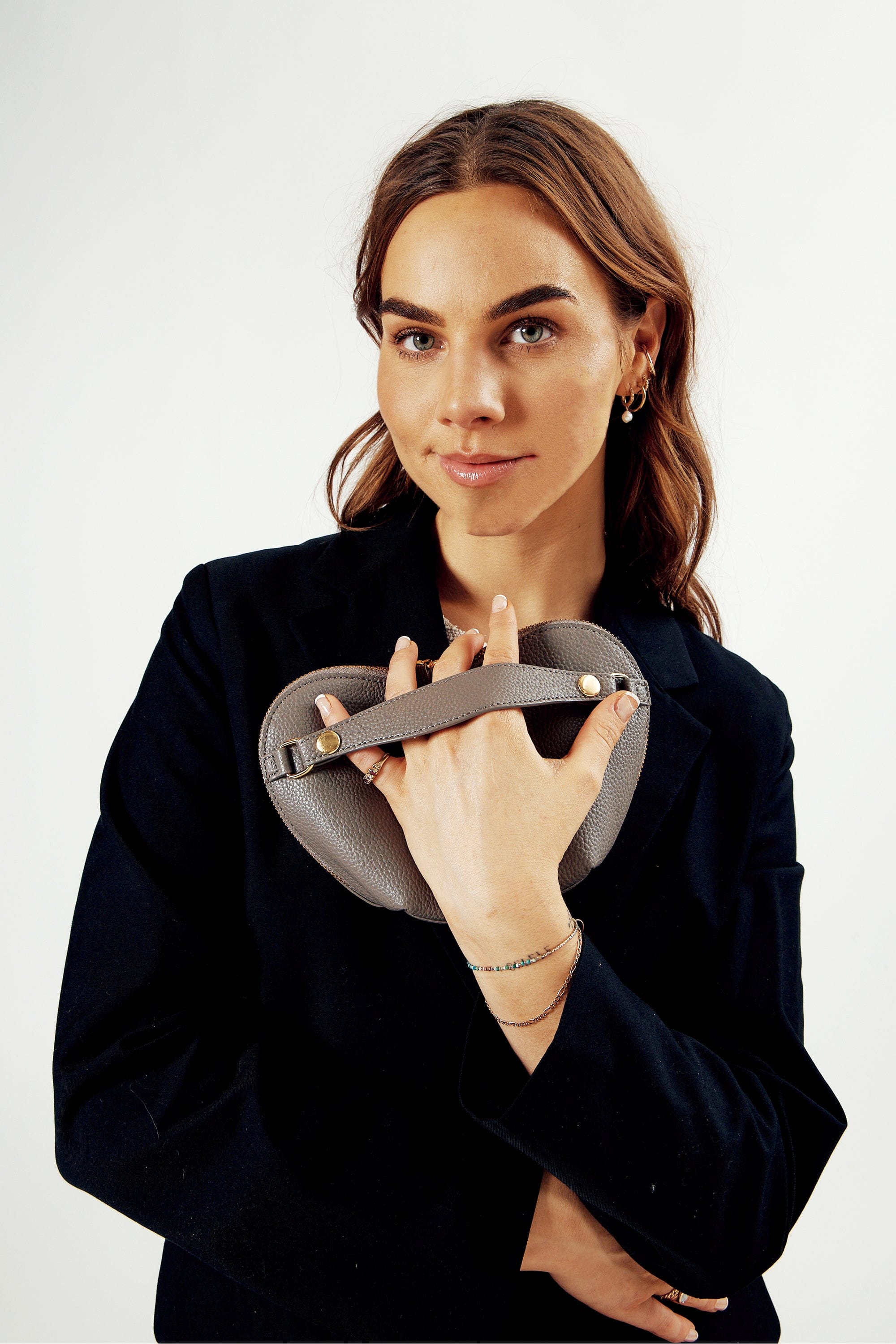 OLEADA NYC Apparel and Accessories > Women > Small Leather Goods > Leather Case Le Cœur Set