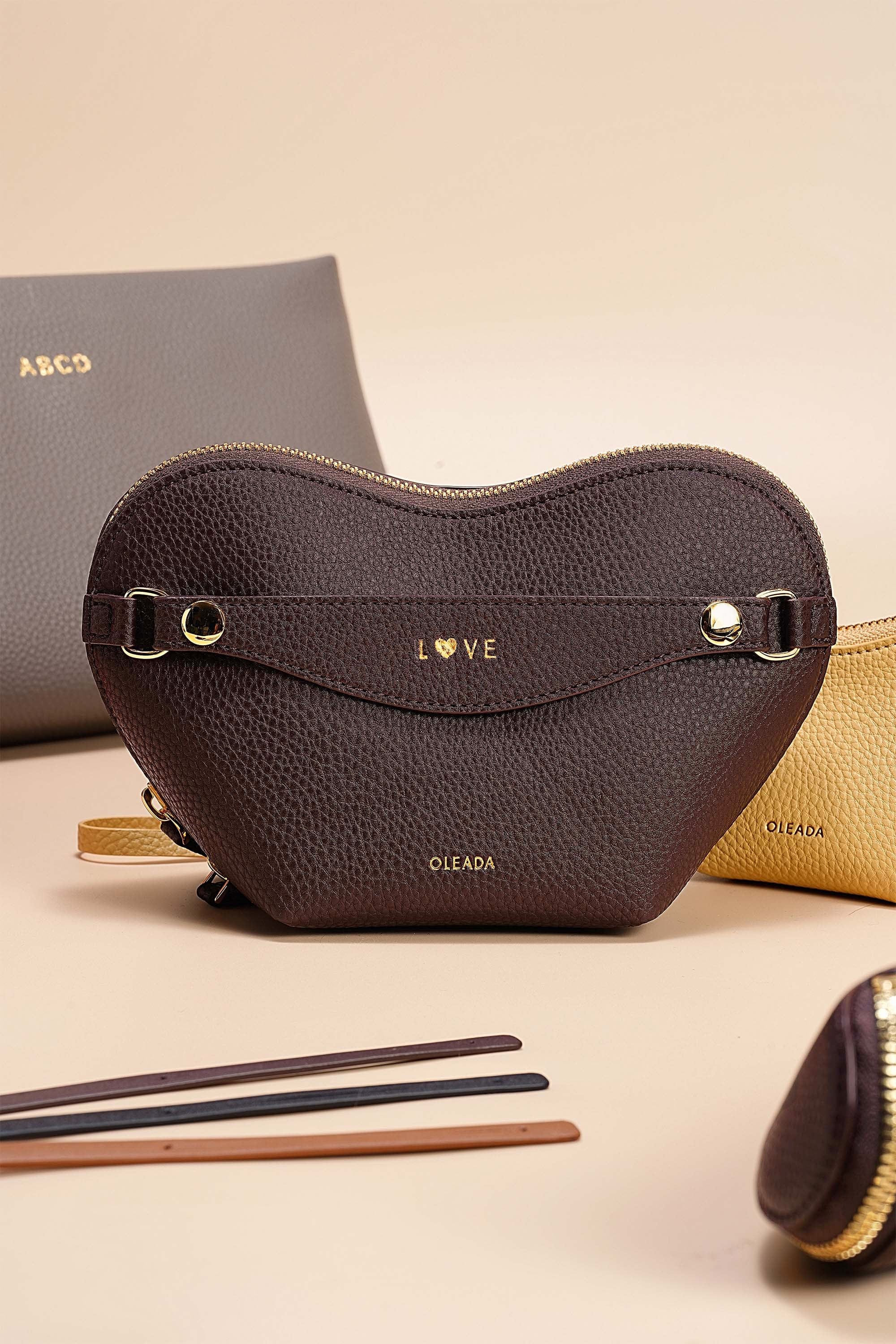 OLEADA NYC Apparel and Accessories > Women > Small Leather Goods > Leather Case Le Cœur Set