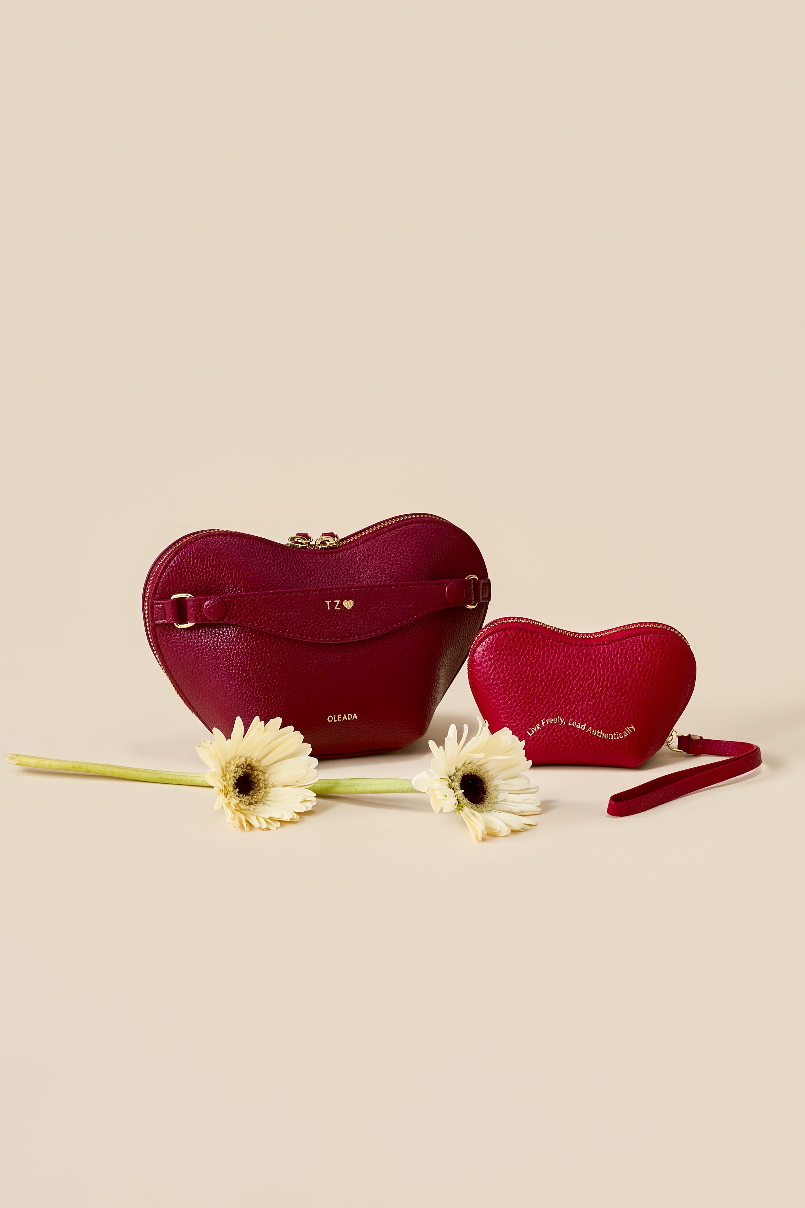 OLEADA NYC Apparel and Accessories > Women > Small Leather Goods > Leather Case Mini Le Coeur Pouch (Mini)