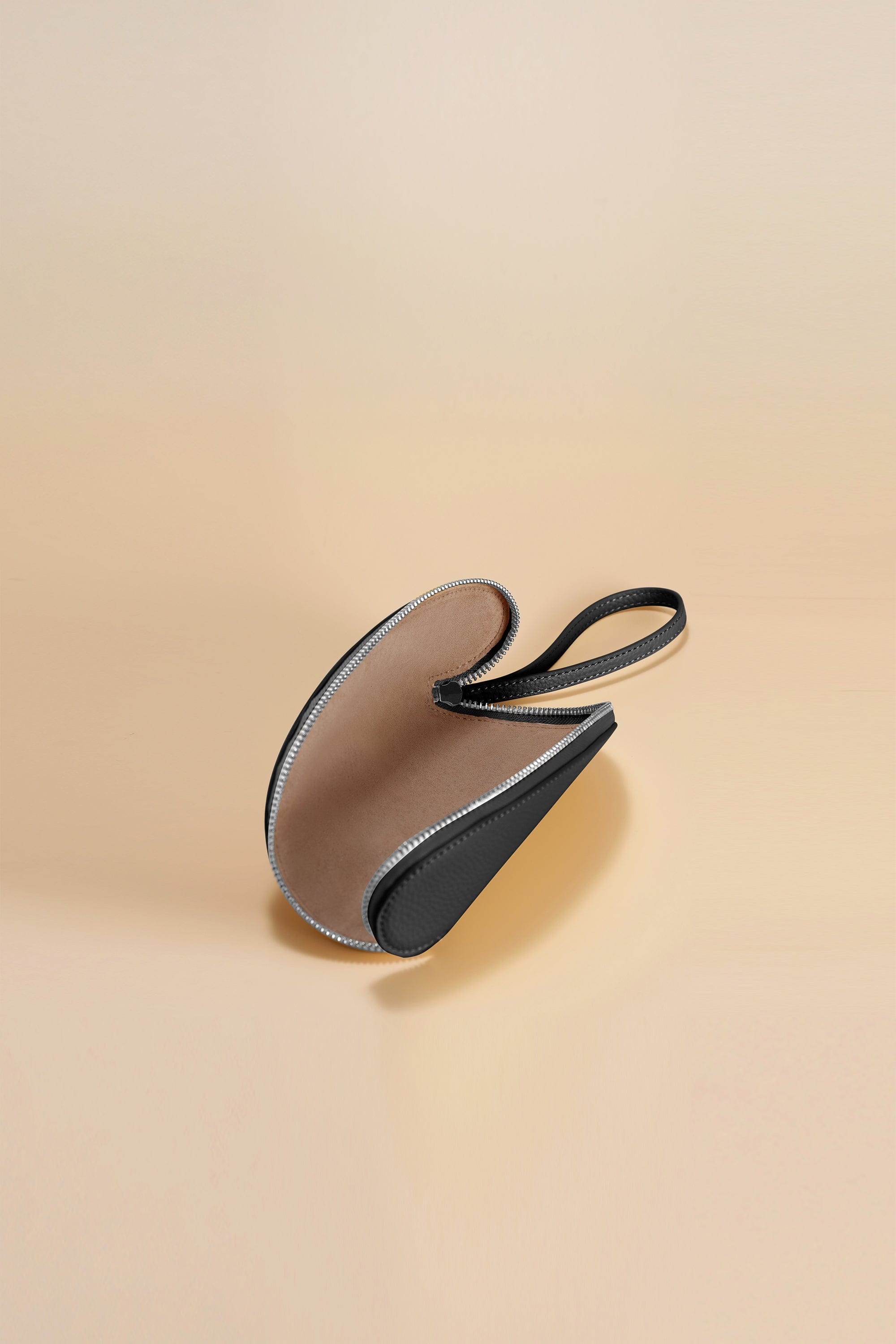 OLEADA NYC Apparel and Accessories > Women > Small Leather Goods > Leather Glasses Case Wavy Case
