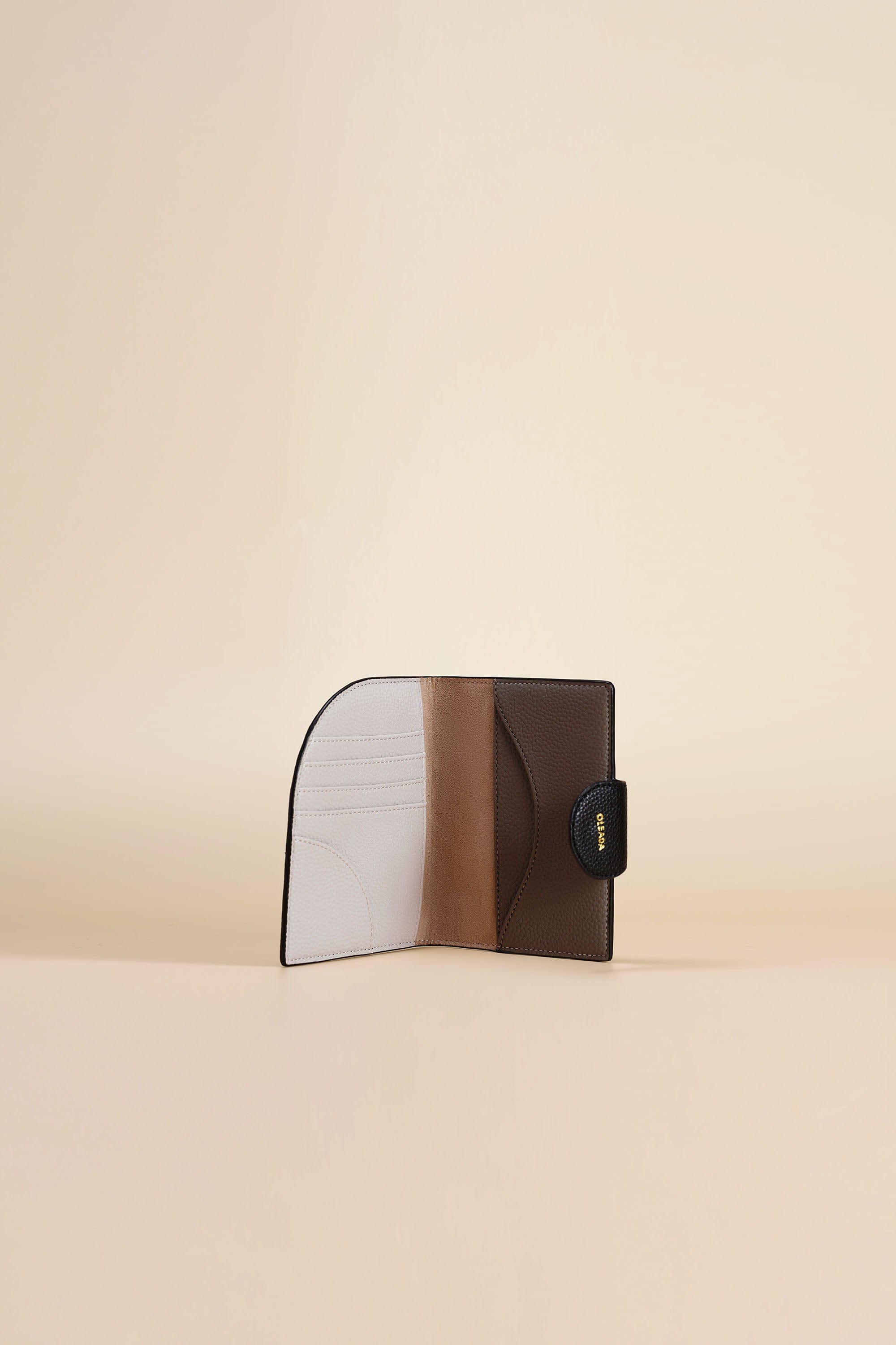 OLEADA NYC Apparel and Accessories > Women > Small Leather Goods > Leather Passport Holder Jet-set Passport Holder