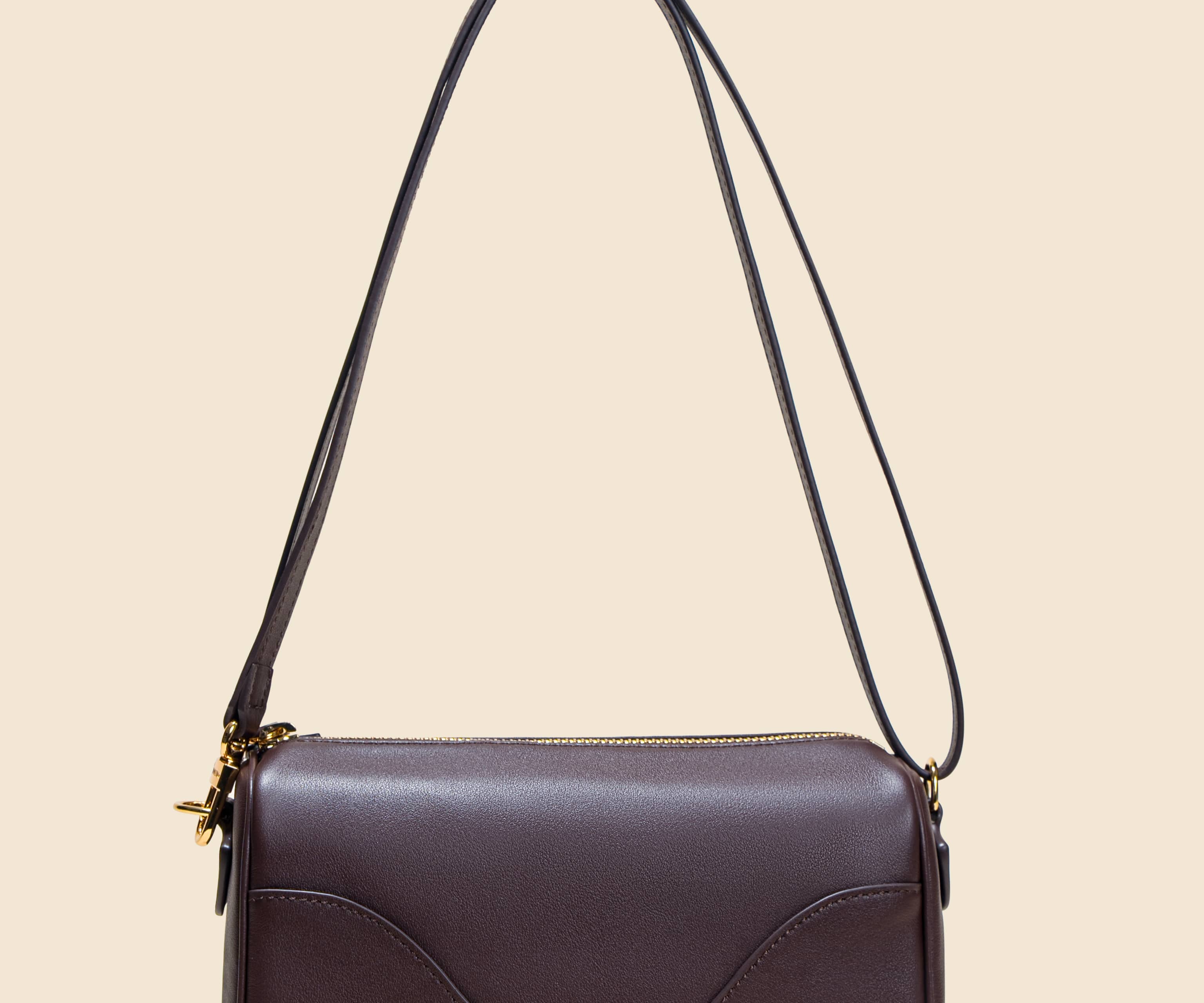 OLEADA NYC Apparel and Accessories > Women > Work Bag > Leather Handbag > Compact Bag > Shoulder Bag Color_Chocolate Marina Box