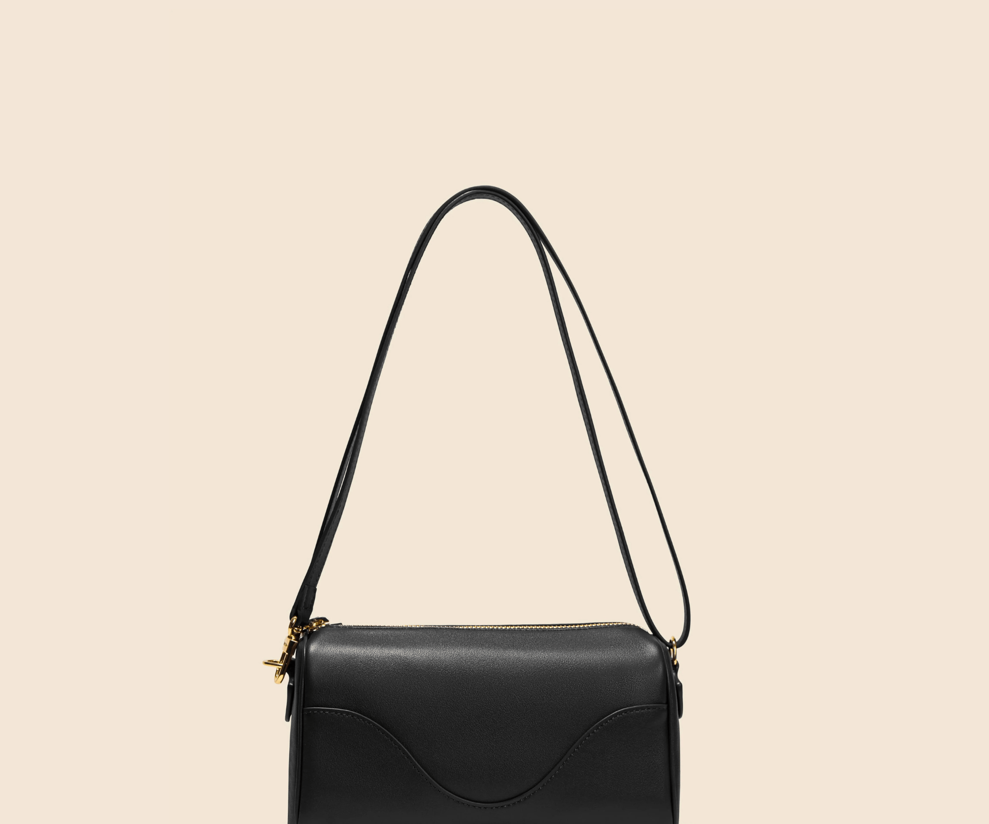 OLEADA NYC Apparel and Accessories > Women > Work Bag > Leather Handbag > Compact Bag > Shoulder Bag Color_Onyx Marina Box