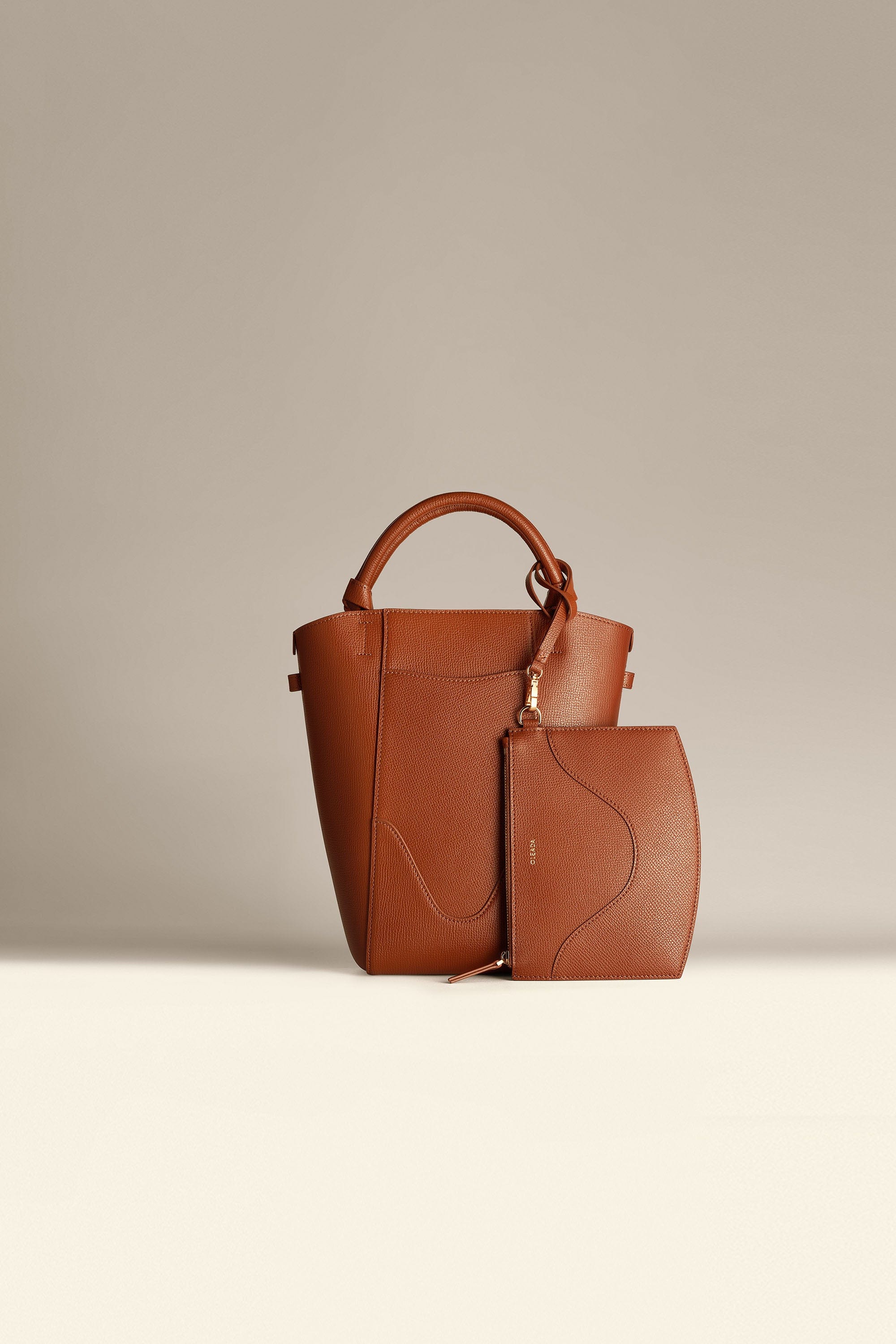 OLEADA NYC Bucket Bag > Leather Tote Bag For Women > Compact Capacity Handbag > Convertible To Shoulder Bag > Tablet-friendly work bag Mini Marina Bucket