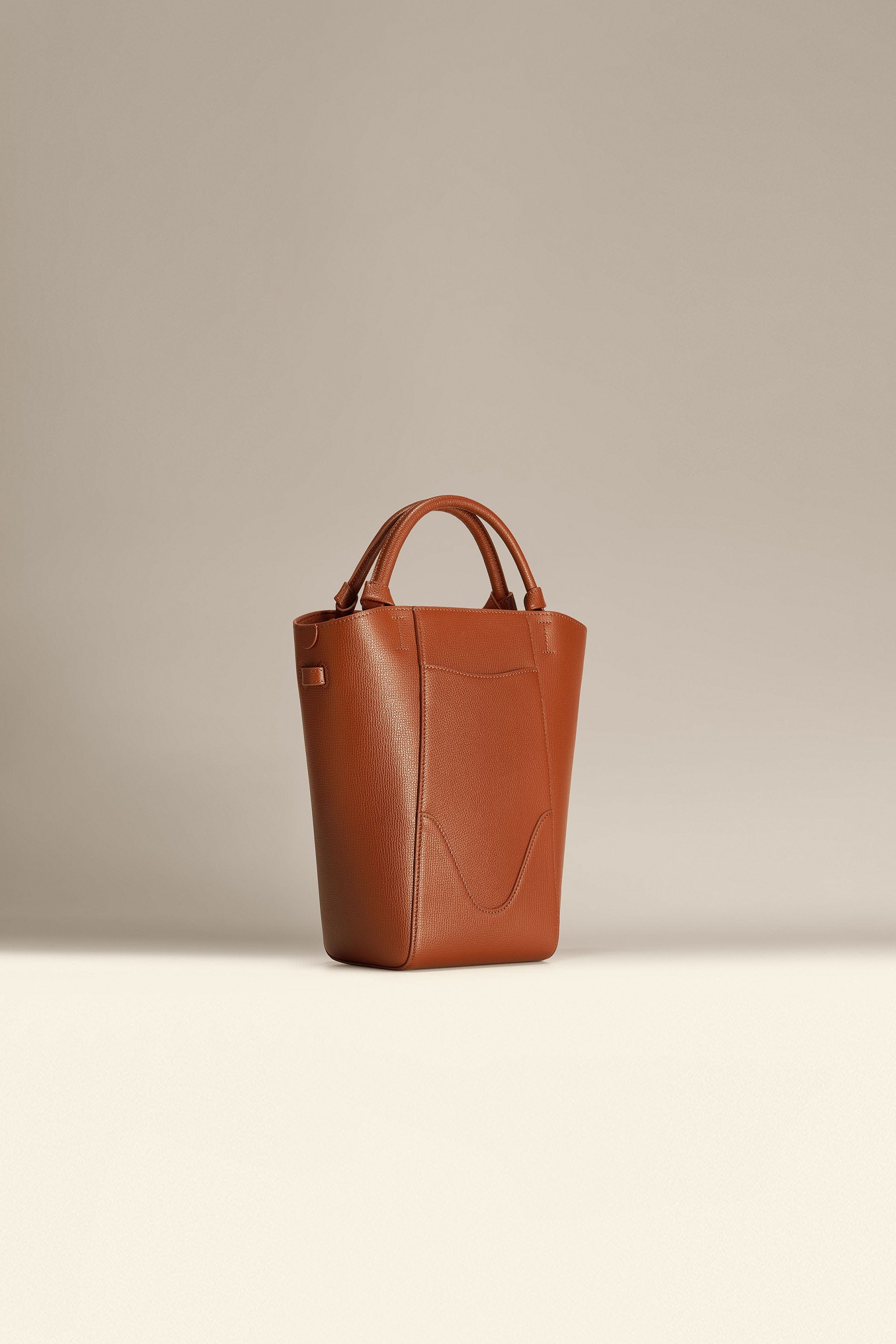 OLEADA NYC Bucket Bag > Leather Tote Bag For Women > Compact Capacity Handbag > Convertible To Shoulder Bag > Tablet-friendly work bag Mini Marina Bucket