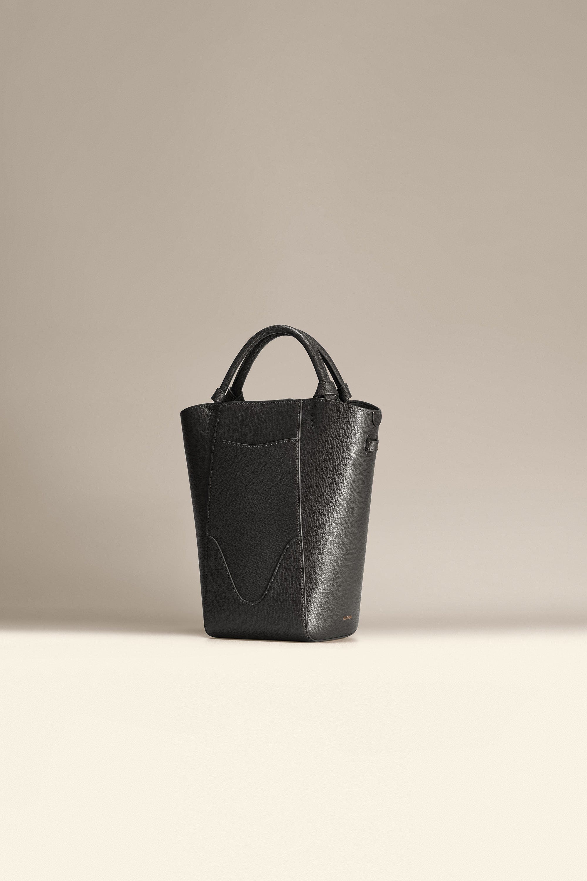 OLEADA NYC Bucket Bag > Leather Tote Bag For Women > Compact Capacity Handbag > Convertible To Shoulder Bag > Tablet-friendly work bag Mini Marina Bucket