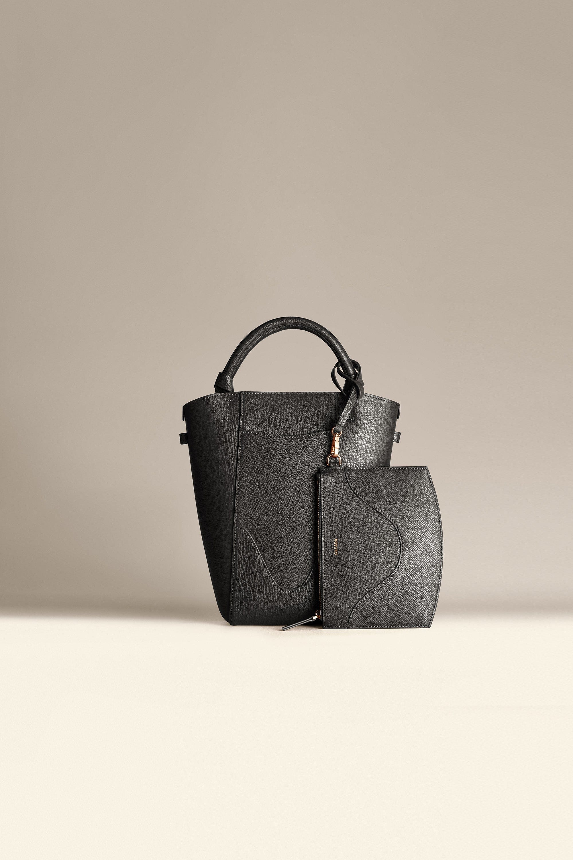 OLEADA NYC Bucket Bag > Leather Tote Bag For Women > Compact Capacity Handbag > Convertible To Shoulder Bag > Tablet-friendly work bag Mini Marina Bucket