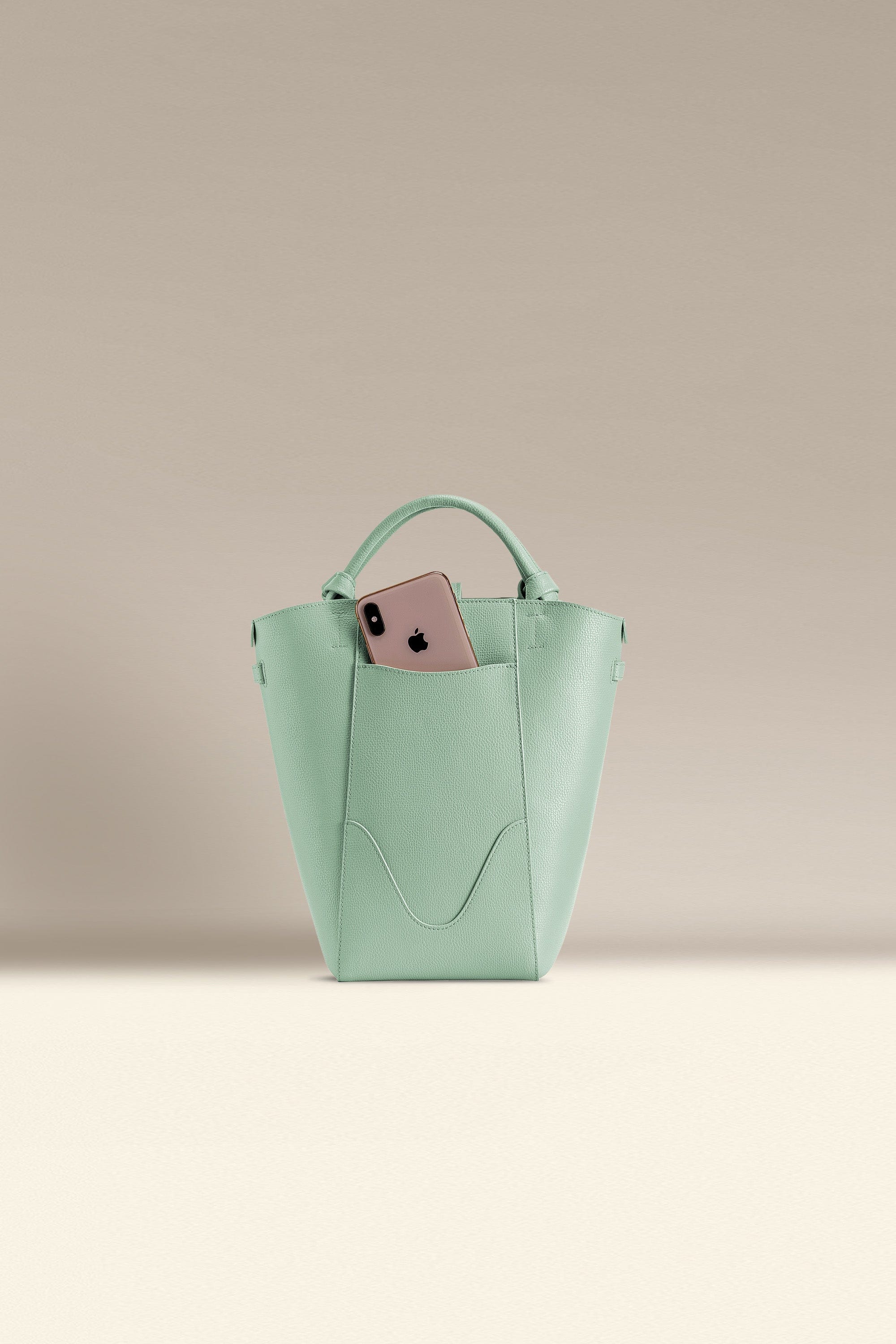 OLEADA NYC Bucket Bag > Leather Tote Bag For Women > Compact Capacity Handbag > Convertible To Shoulder Bag > Tablet-friendly work bag Mini Marina Bucket