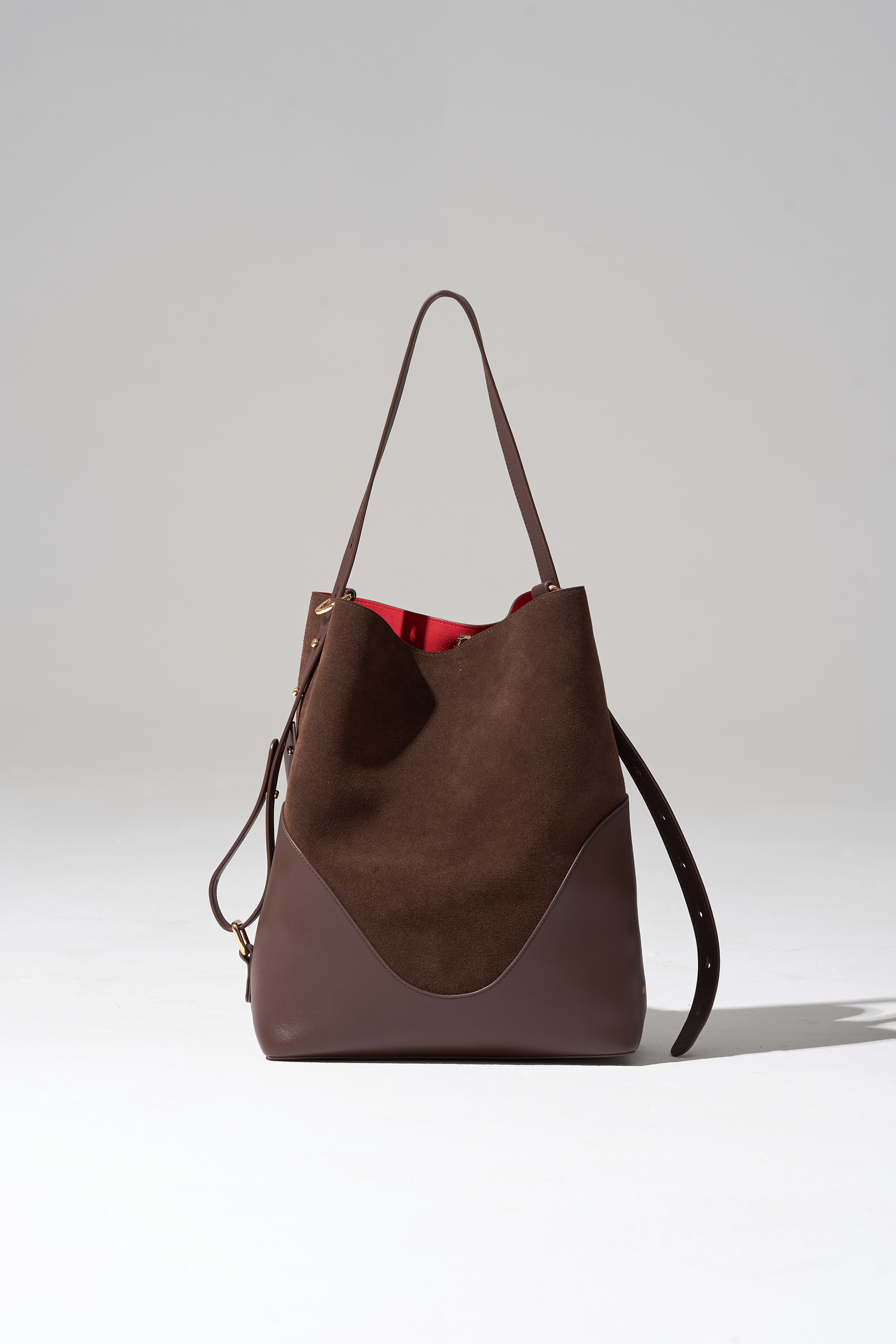 OLEADA NYC Bucket Bag > Leather Tote Bag For Women > Large Capacity Handbag > Convertible To Shoulder Bag > stylish 14 inch laptop bag Color_Mocha Marina Soft Bucket
