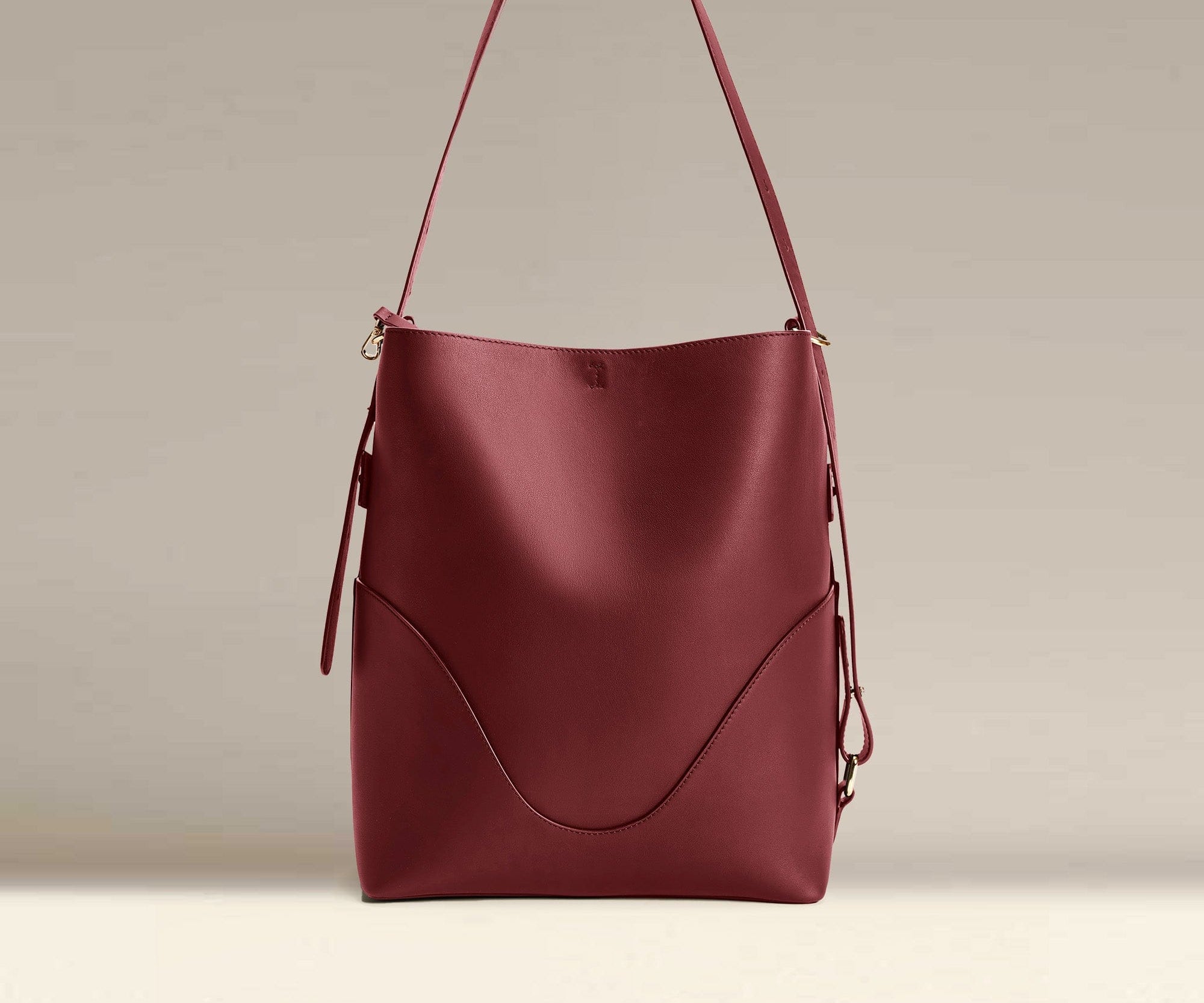 OLEADA NYC Bucket Bag > Leather Tote Bag For Women > Large Capacity Handbag > Convertible To Shoulder Bag > stylish 14 inch laptop bag Color_Scarlet Marina Soft Bucket