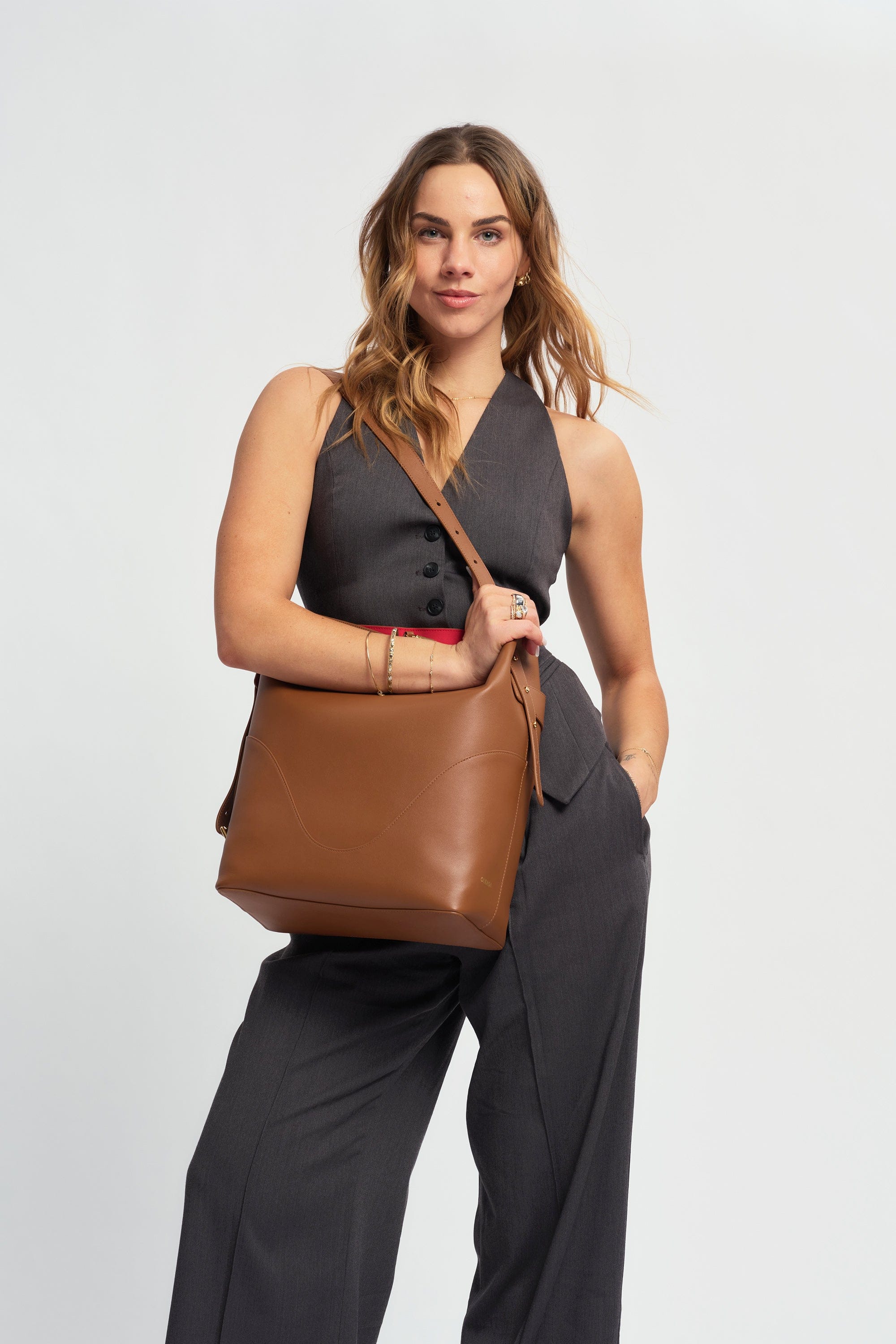 OLEADA NYC Bucket Bag > Leather Tote Bag For Women > Large Capacity Handbag > Convertible To Shoulder Bag > stylish 14 inch laptop bag Marina Soft Bucket