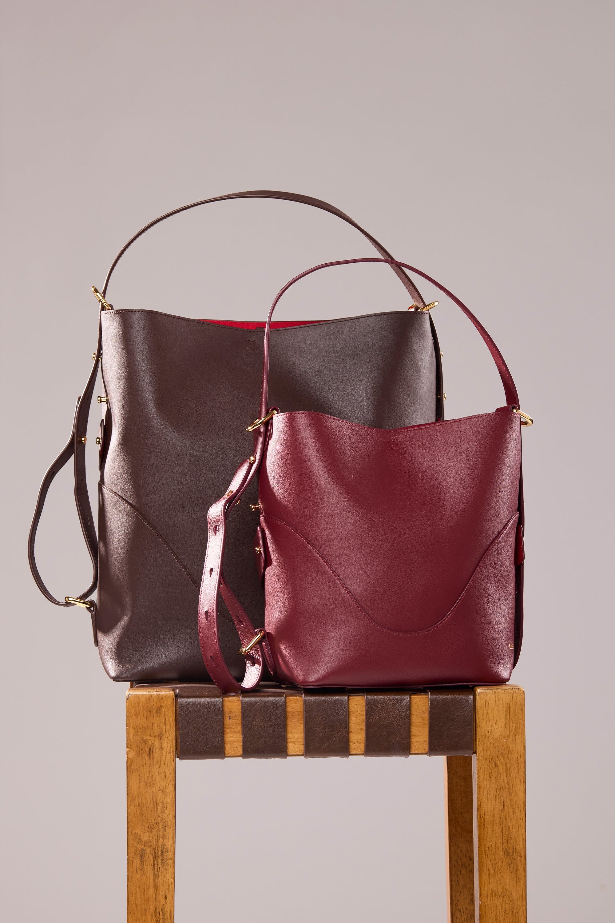 OLEADA NYC Bucket Bag > Leather Tote Bag For Women > Mini Handbag > Convertible To Shoulder Bag > Fits iPad Mini> Mini Marina Soft Bucket