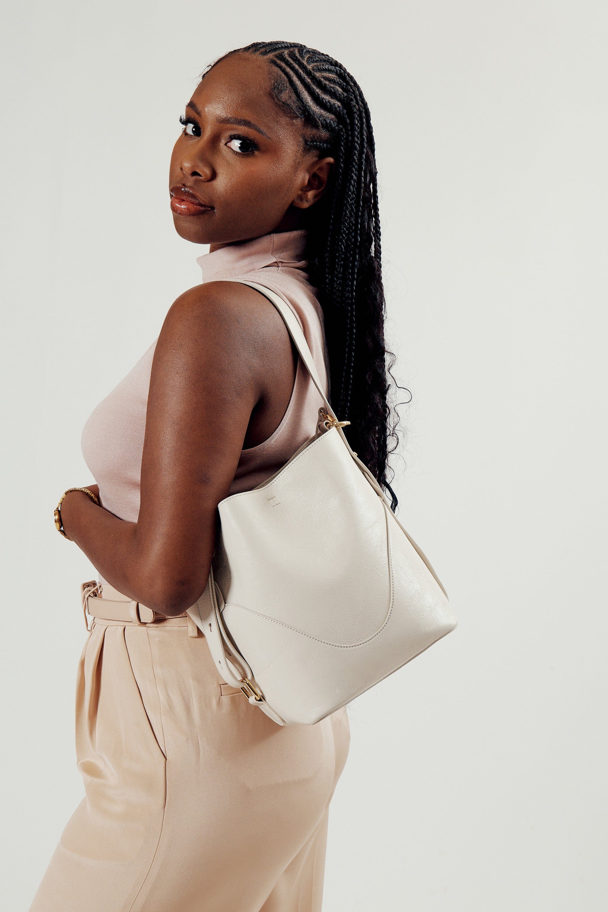 OLEADA NYC Bucket Bag > Leather Tote Bag For Women > Mini Handbag > Convertible To Shoulder Bag > Fits iPad Mini> Mini Marina Soft Bucket