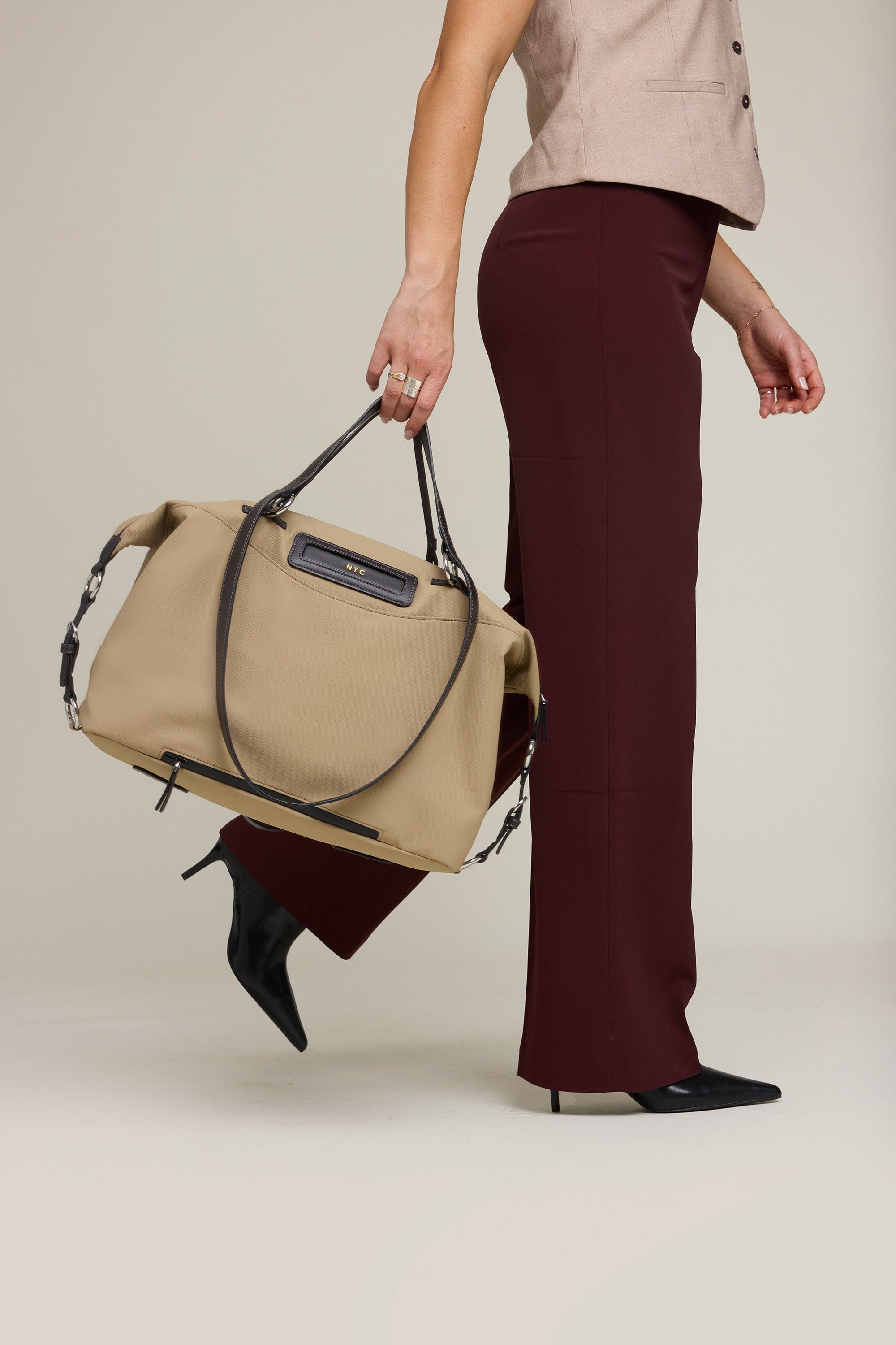 OLEADA NYC Convertible Travel Bags > Work-to-Travel Duffle Bags > Organized Carry Bags > Water-Resistant Vegan Bags > Stylish Multi-Use Bags Anywear AnyDuffle