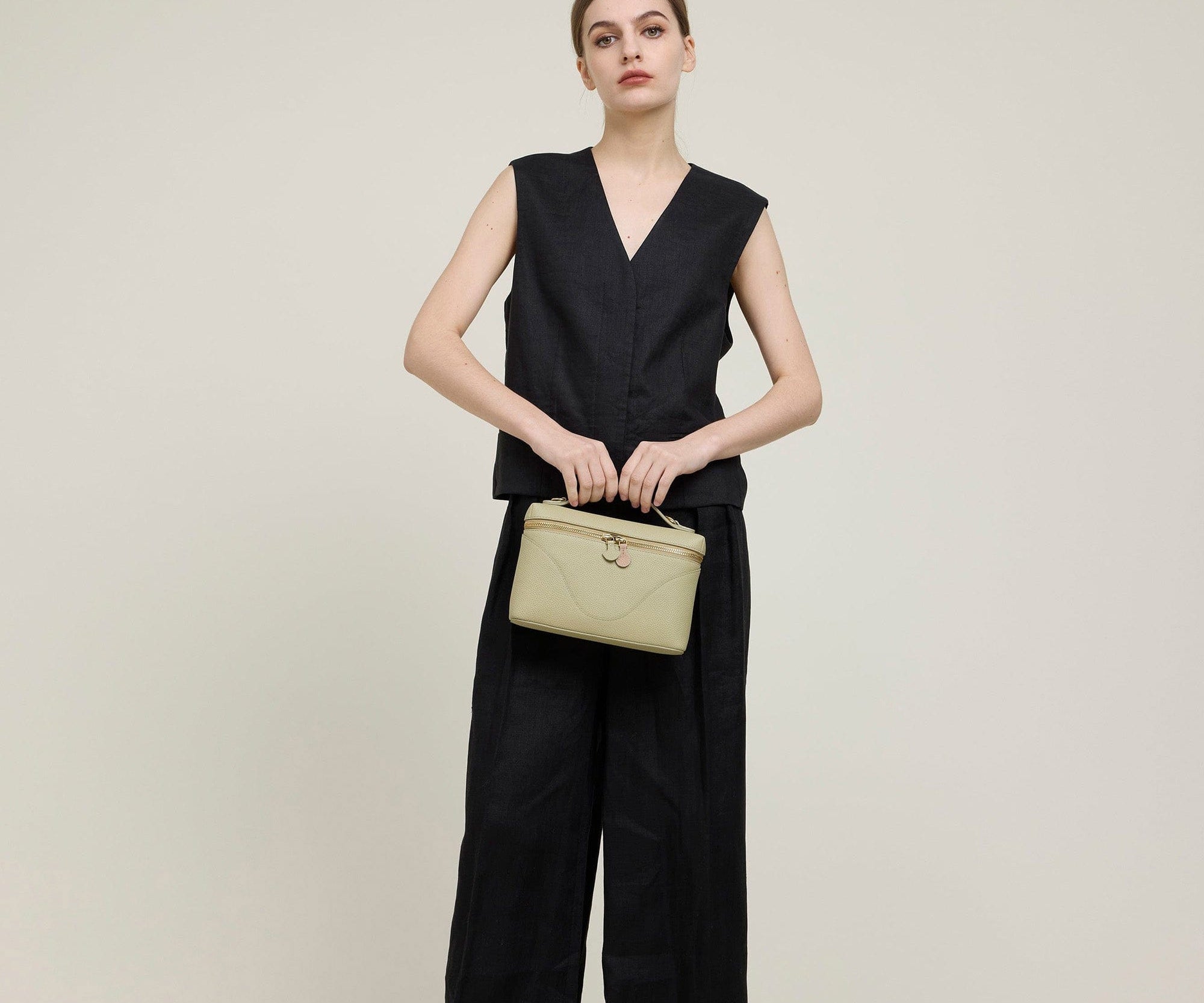 OLEADA NYC Leather Handbag > Women Work Bag > Top Handle Bag > Shoulder Bag > Mini Bag Mini Anchor Bag