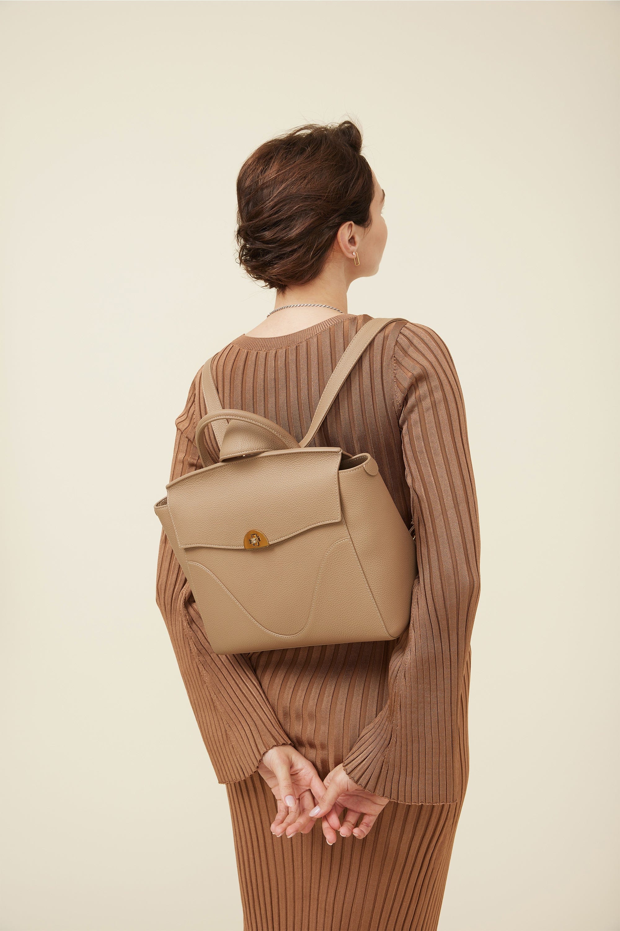 OLEADA NYC Leather Women Work Bag > Convertible To Business Backpack Bag > 13 Inch Laptop Bag > Crossbody Shoulder Bag > Luxury Travel Backpack Wavia Bag