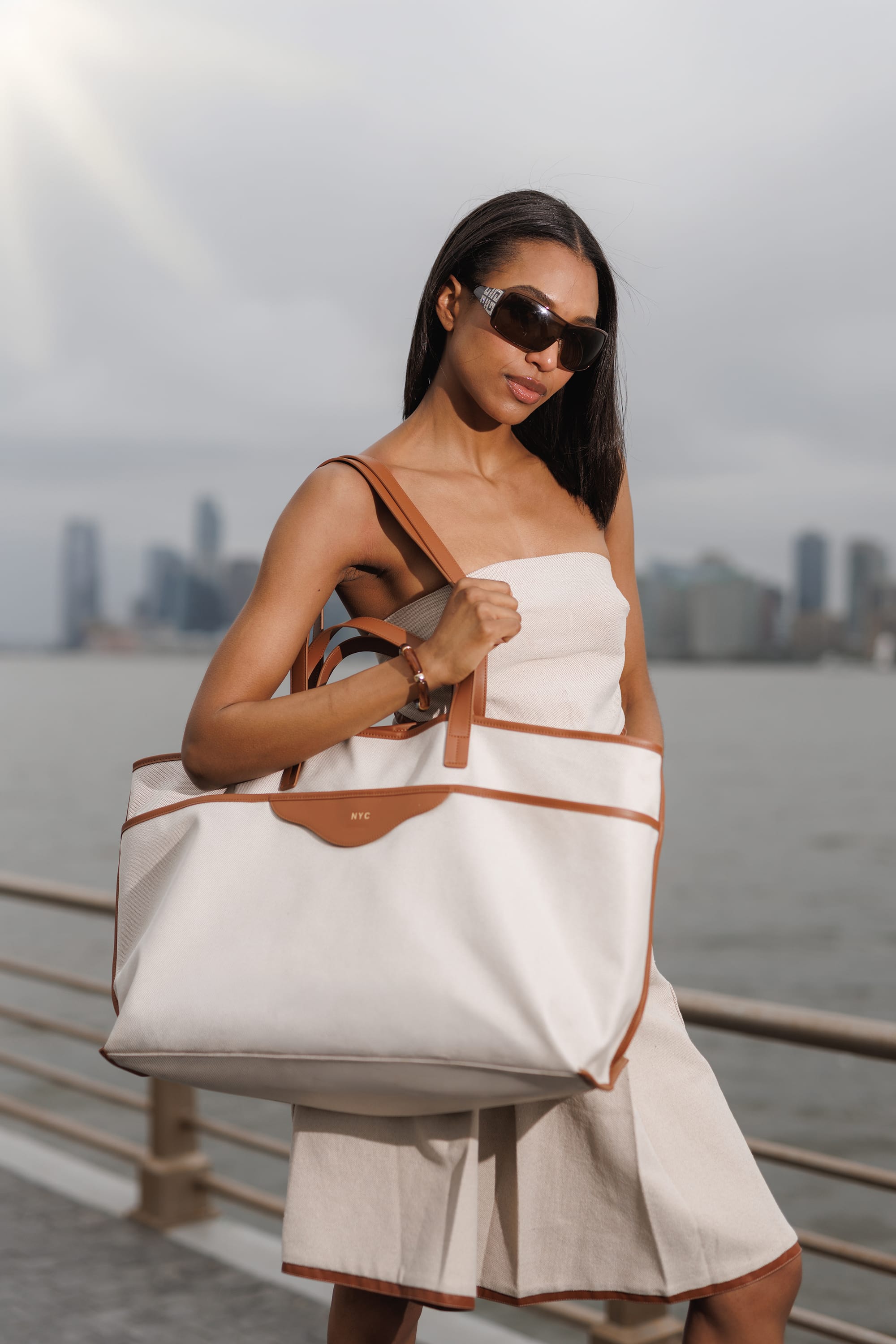 OLEADA NYC Women Work Bag > Leather Bag > Business Travel Beach Bags> Fits Up To 16'' Laptops Coast Beach Tote