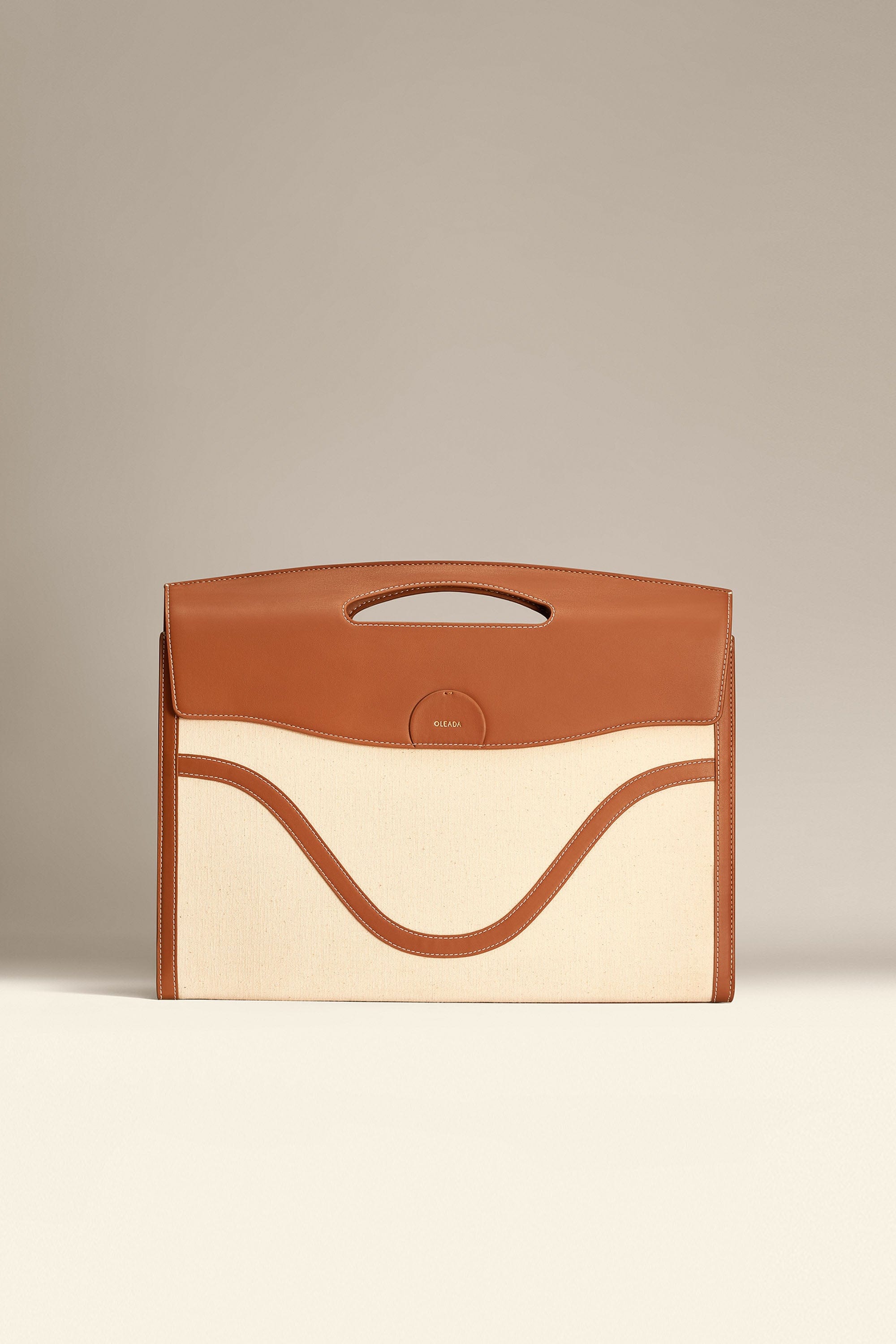 OLEADA NYC Women Work Leather Bag > Business Laptop Sleeve > 14 Inch Laptop Bag > Portable Laptop Briefcase > MacBook Pro Sleeve Color_Oat Captain Sleeve Suite