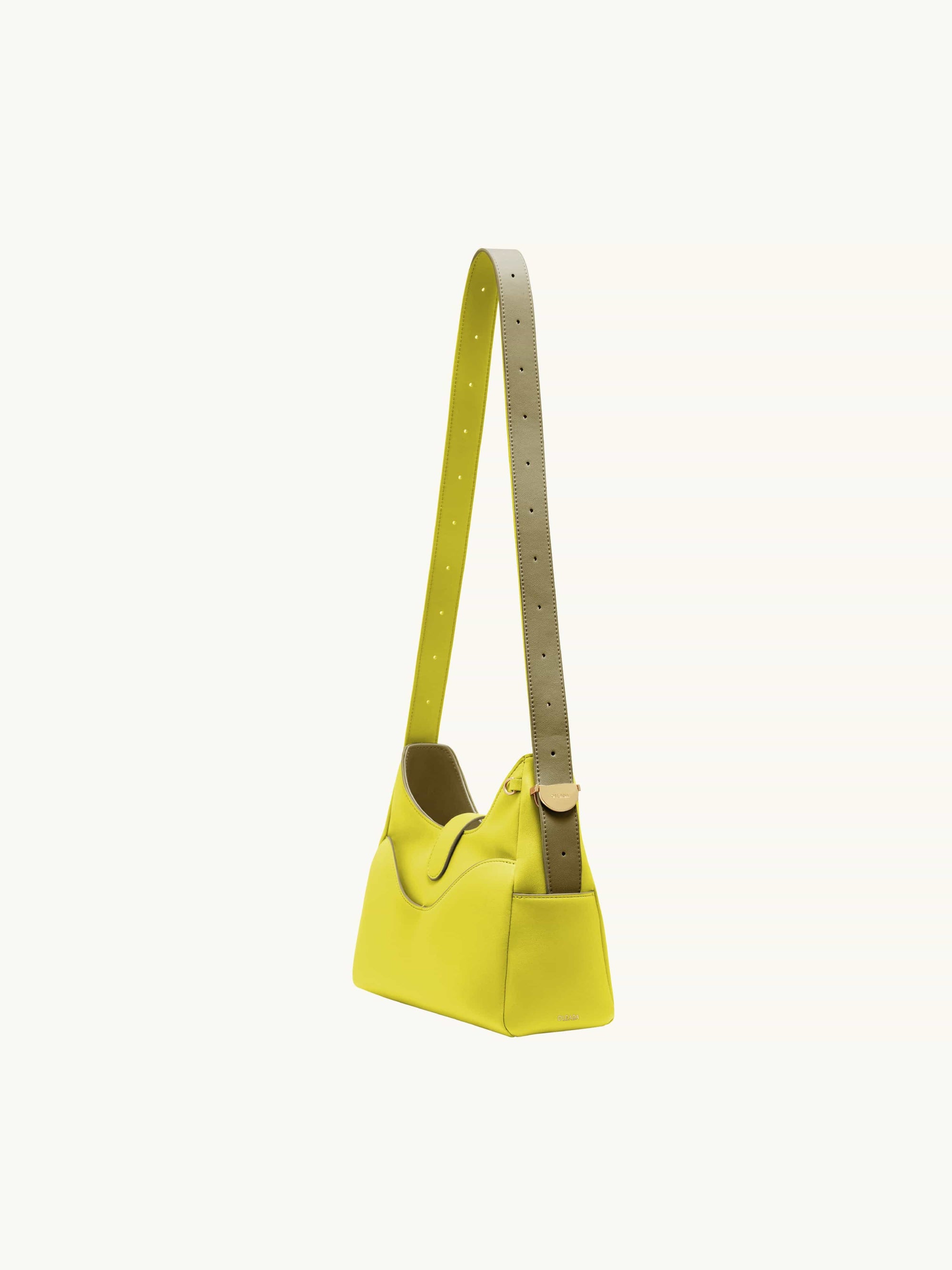 Present to you, super cute Lindy bag in size Mini with Lime color