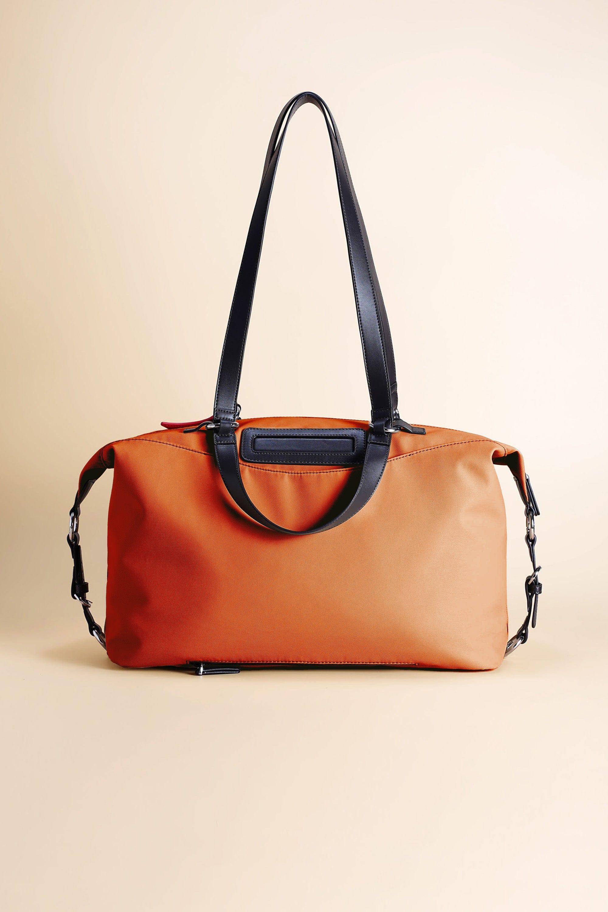OLEADA SAMPLE convertible travel bags > airport tote bags > overnight bags > water-resistant vegan bags > stylish multi-use bags AnyWear AnyDuffle (Sample)