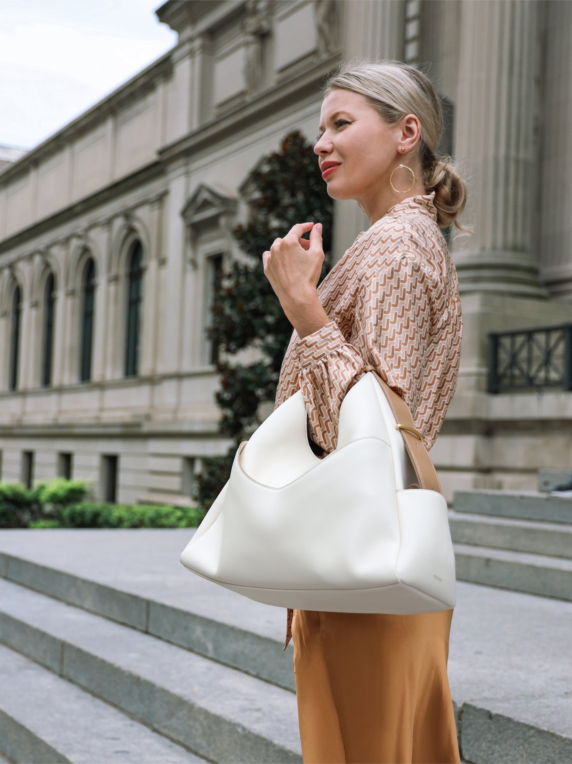 White leather hobo bag Clearance